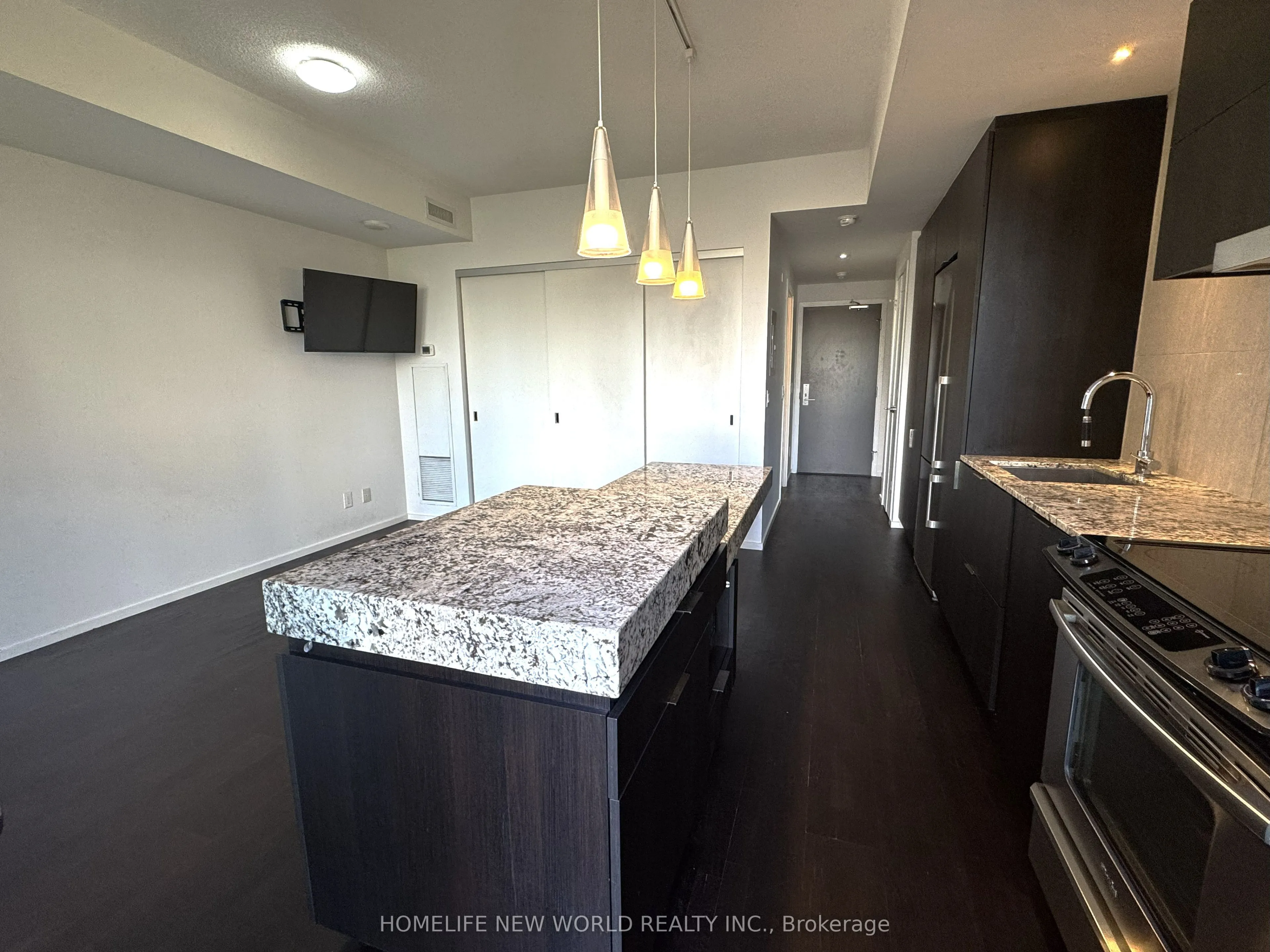 101 Charles Street E, #607
