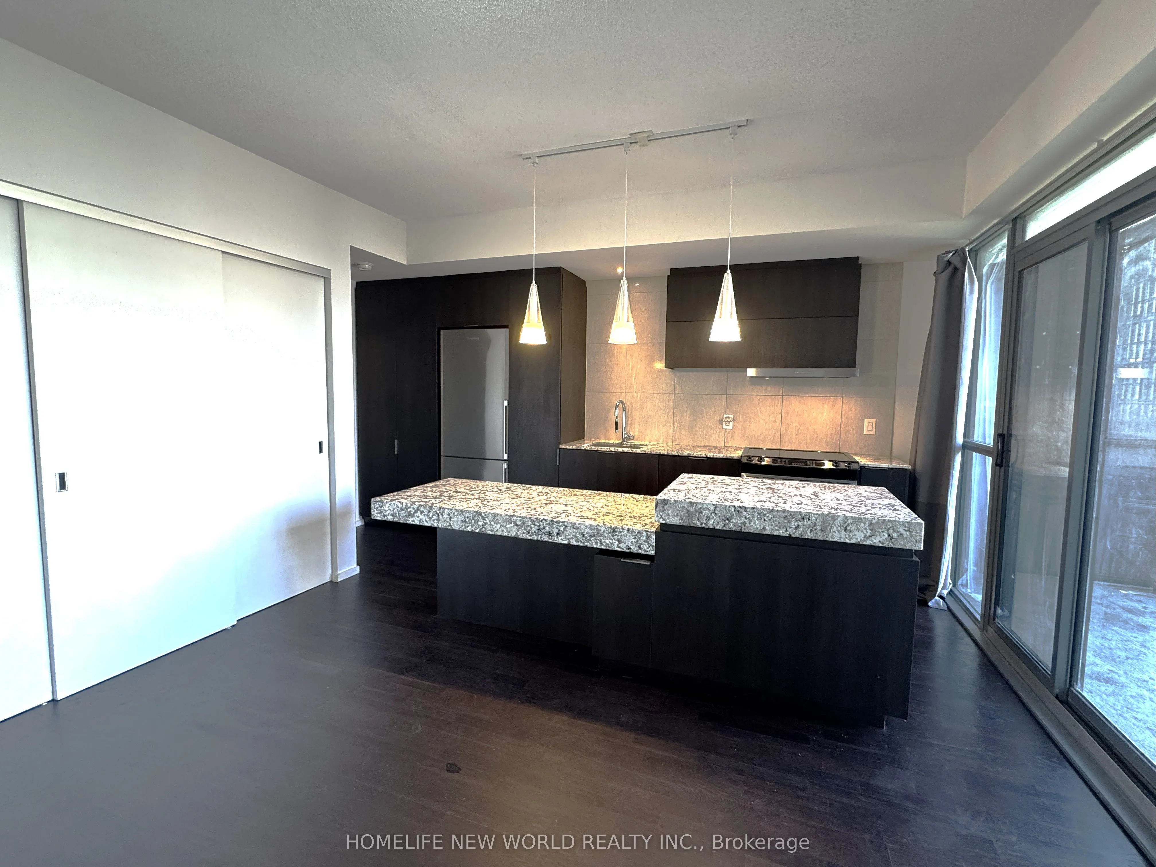 101 Charles Street E, #607