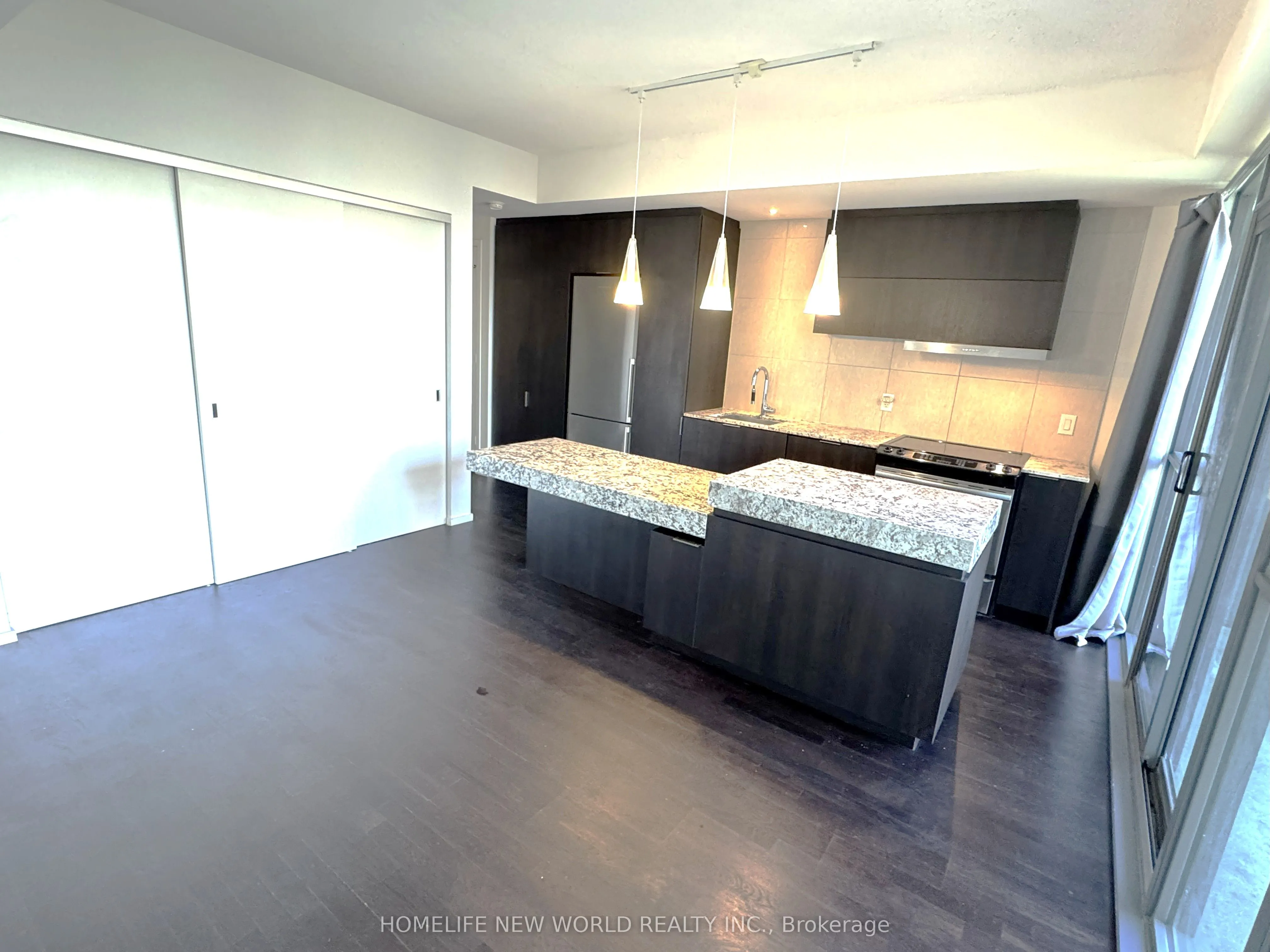 101 Charles Street E, #607