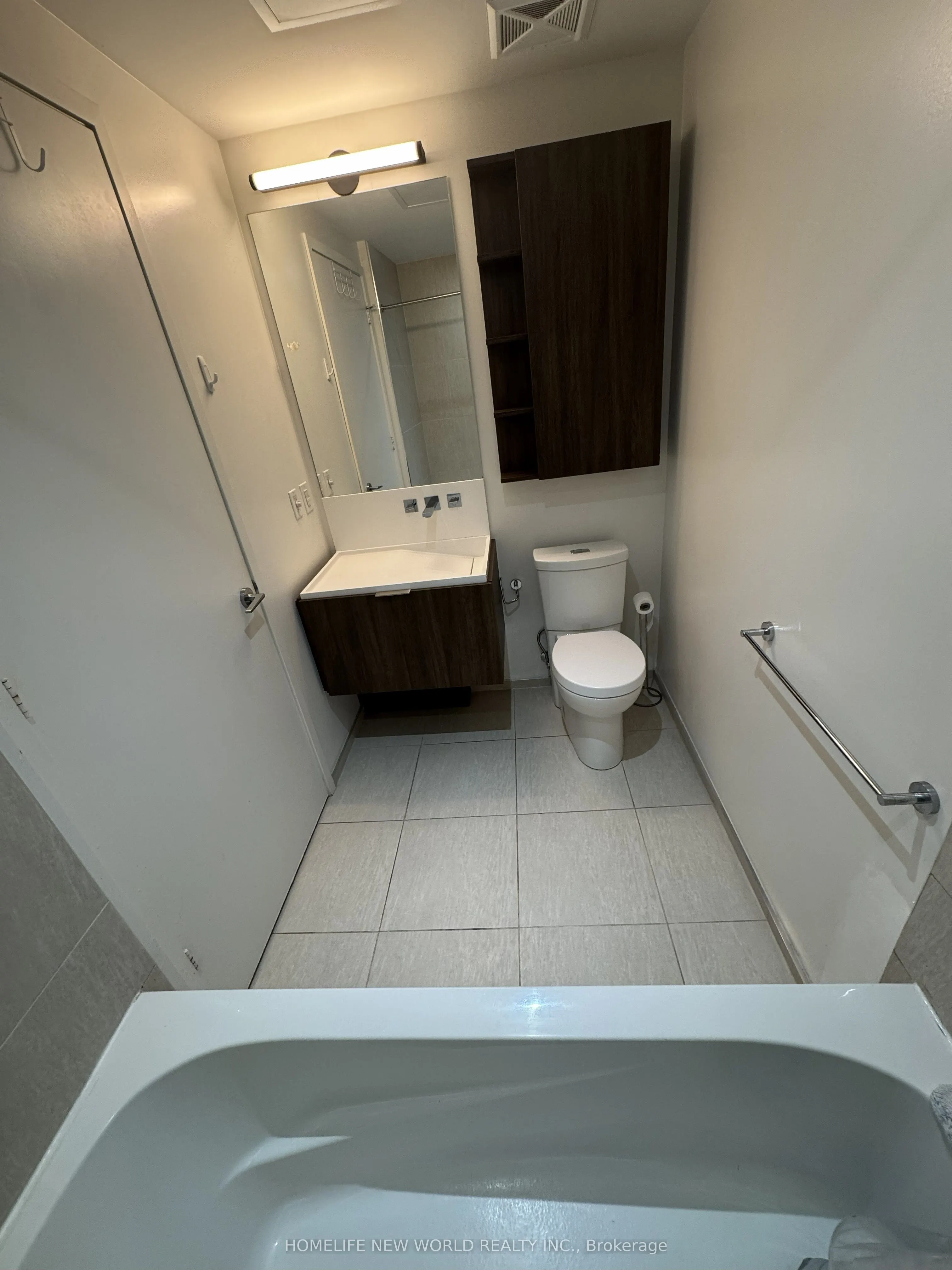 101 Charles Street E, #607