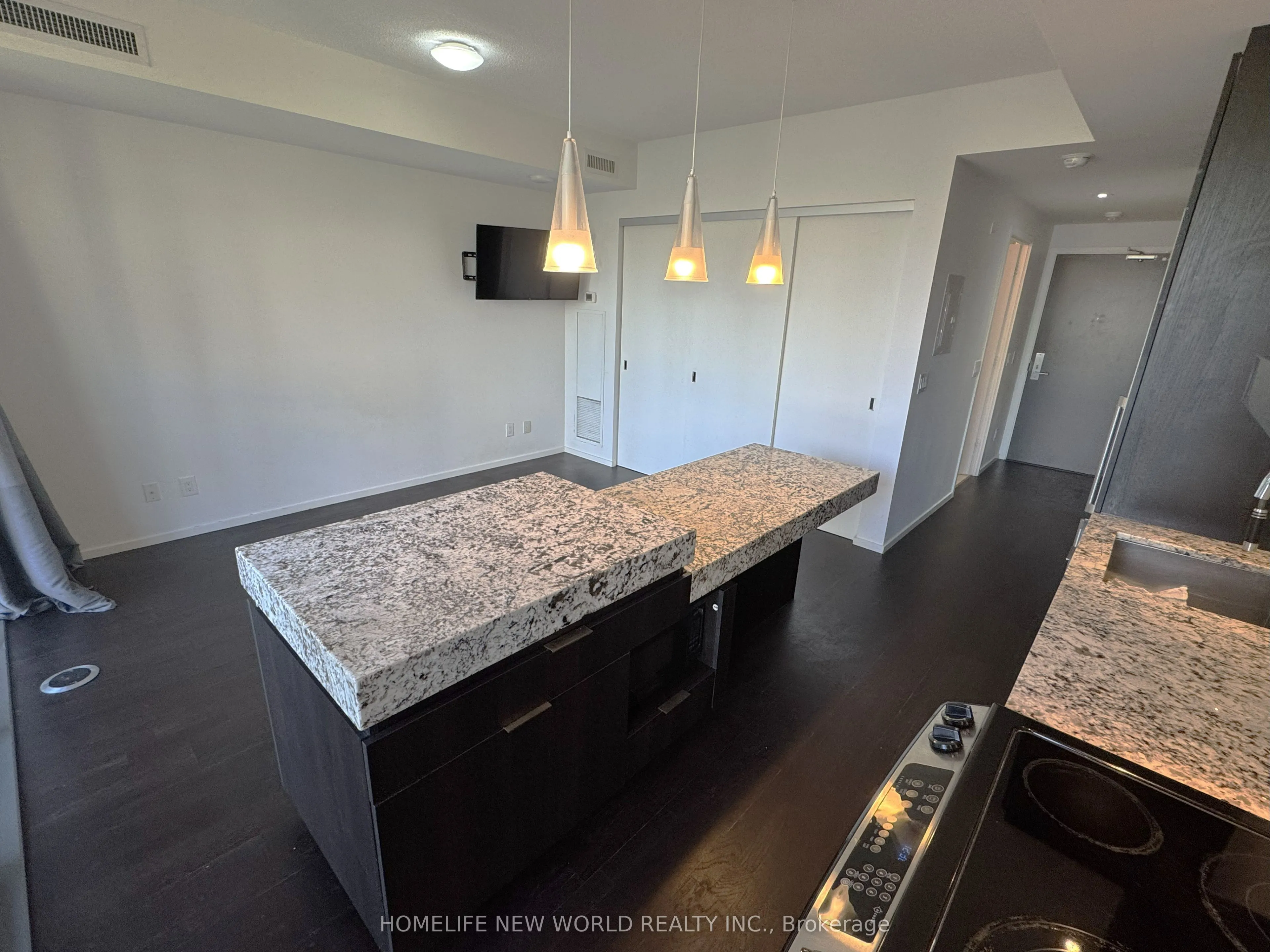 101 Charles Street E, #607