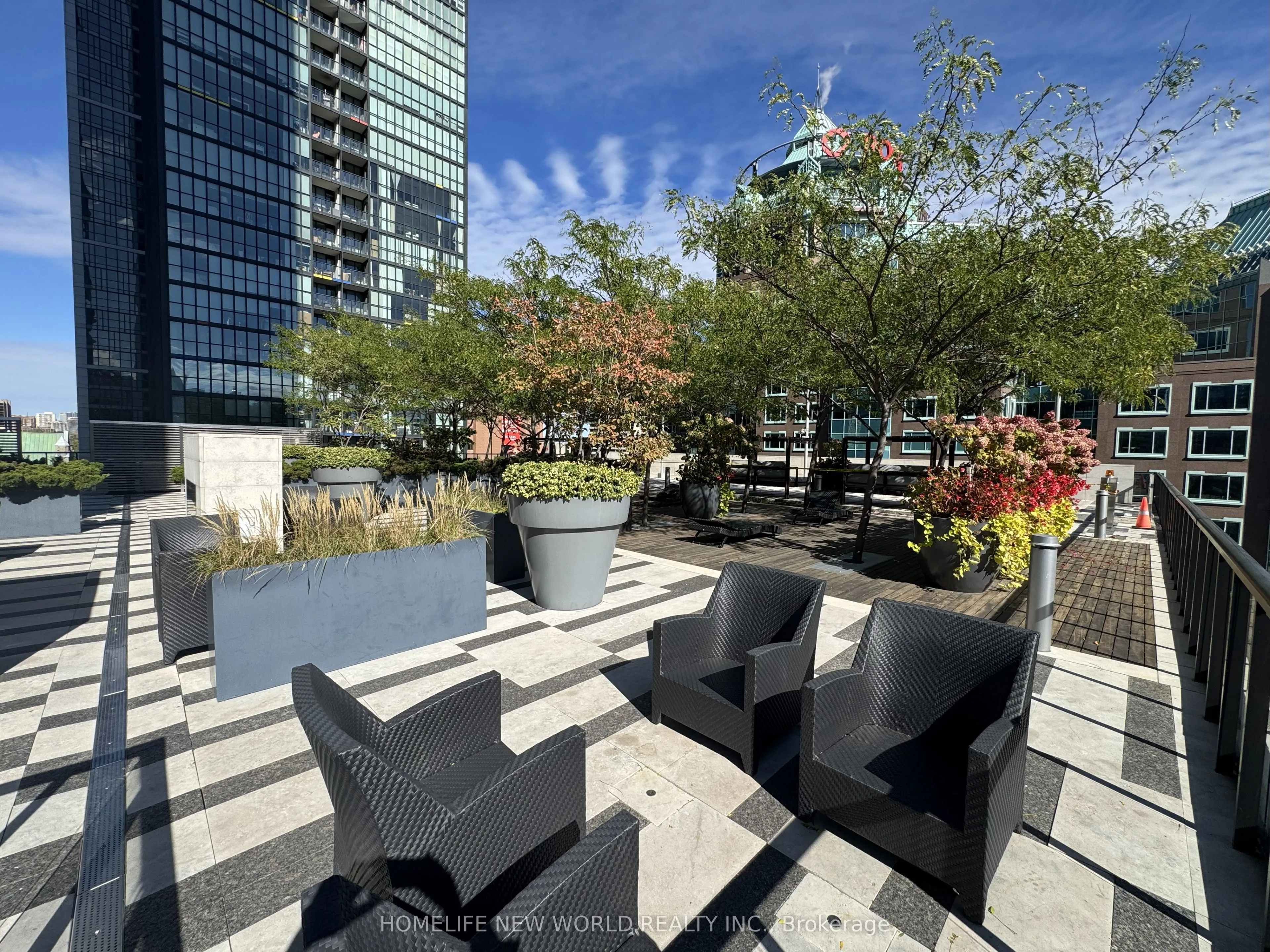 101 Charles Street E, #607