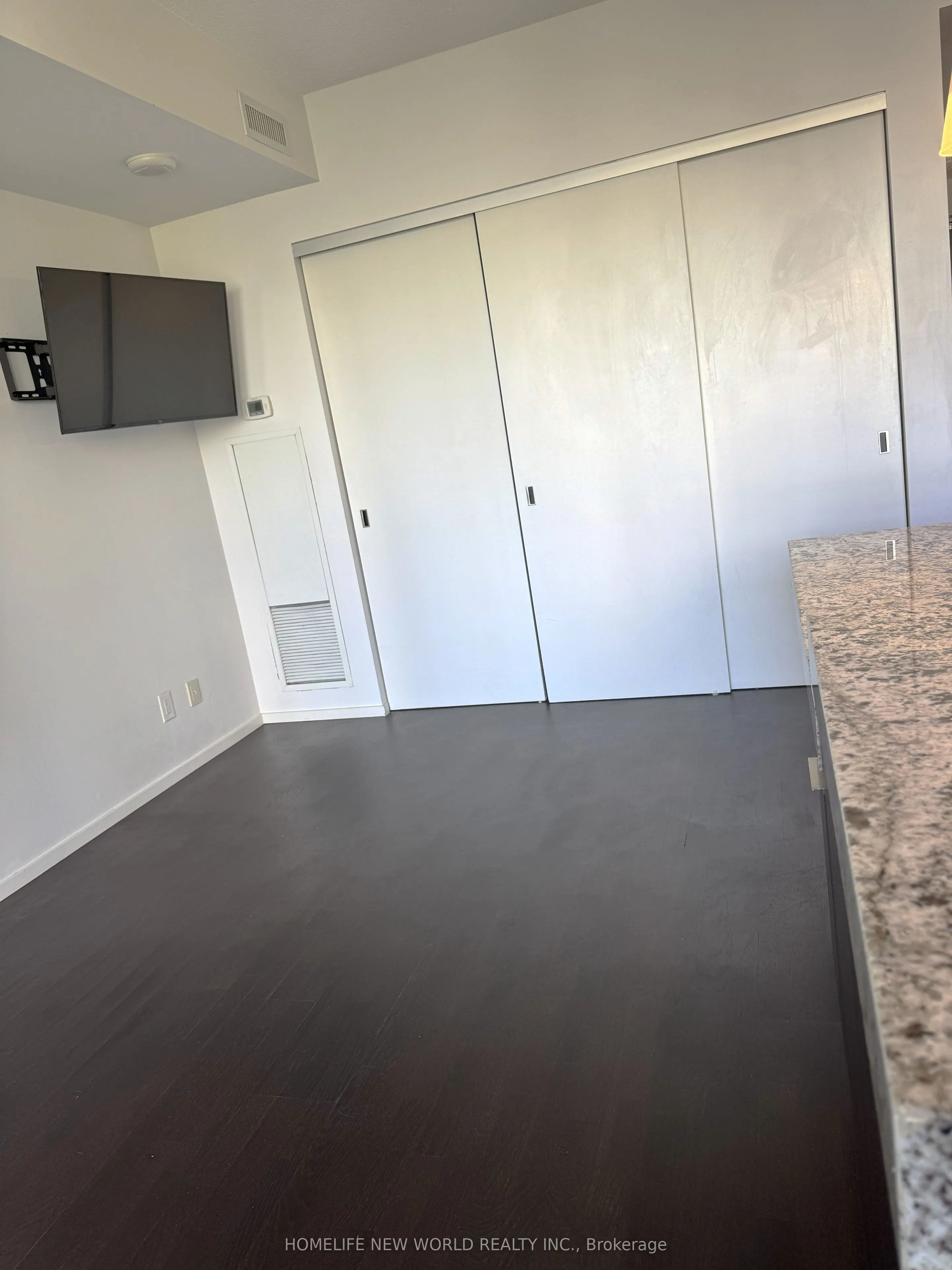 101 Charles Street E, #607