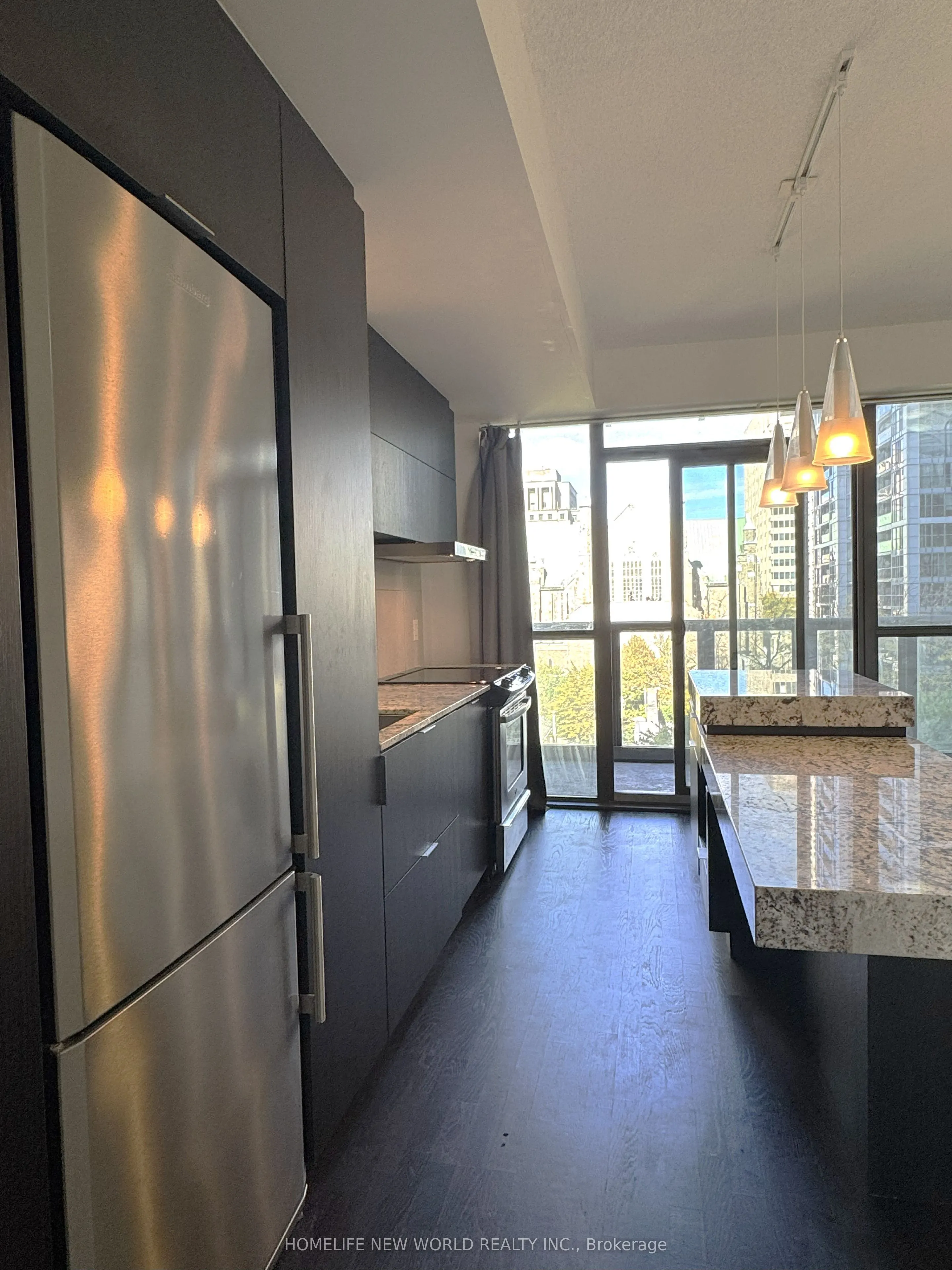 101 Charles Street E, #607