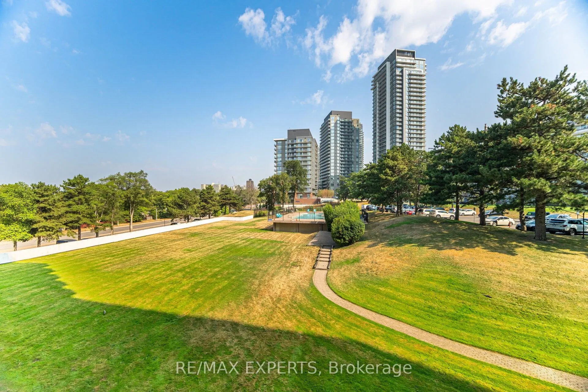 10 Parkway Forest Drive, #306