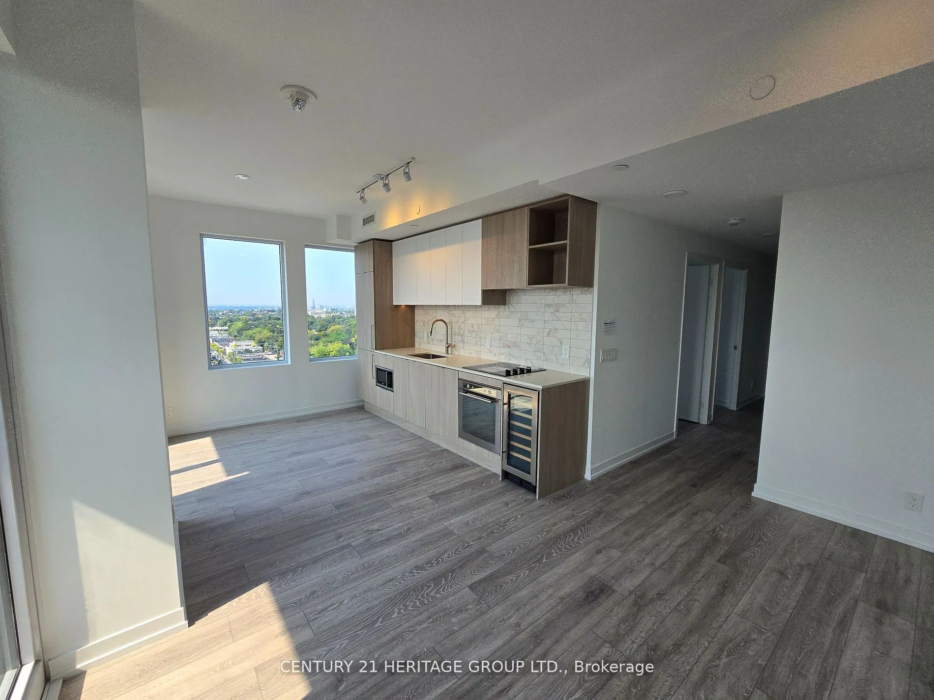 2020 Bathurst Street, #1805