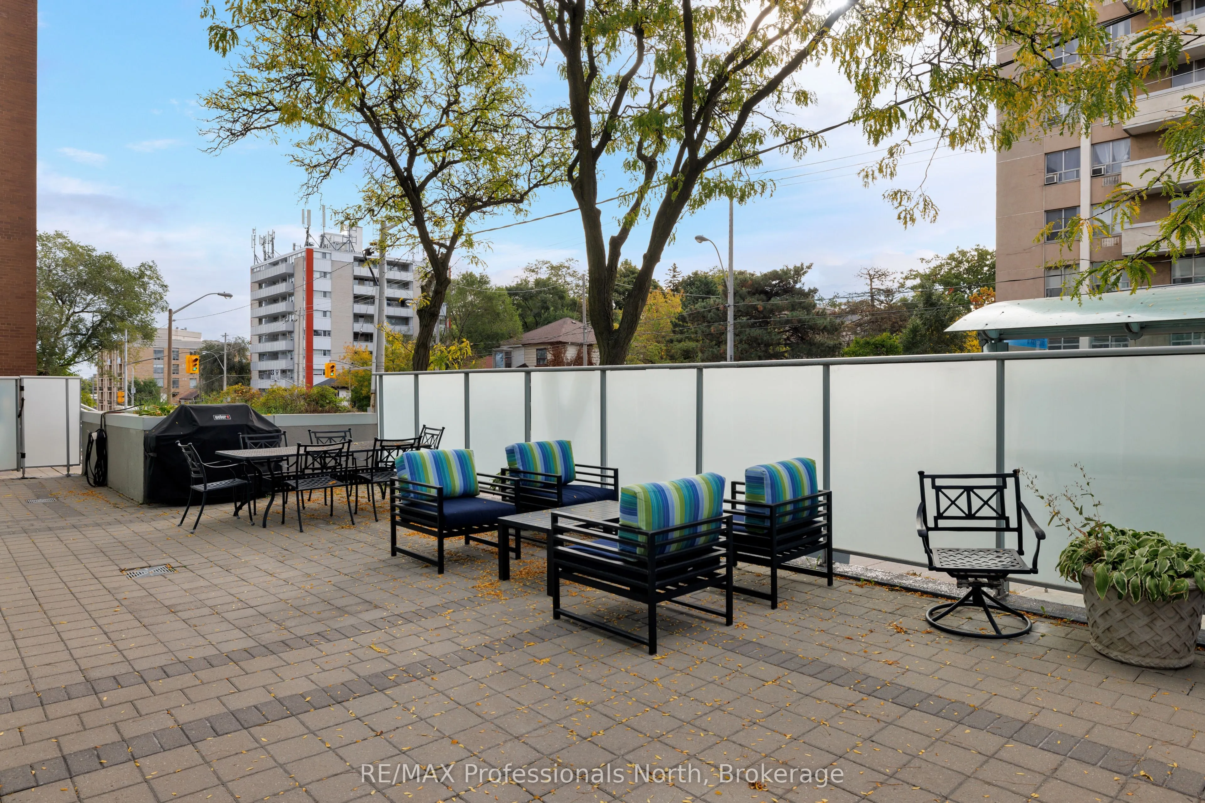 562 Eglinton Avenue E, #404
