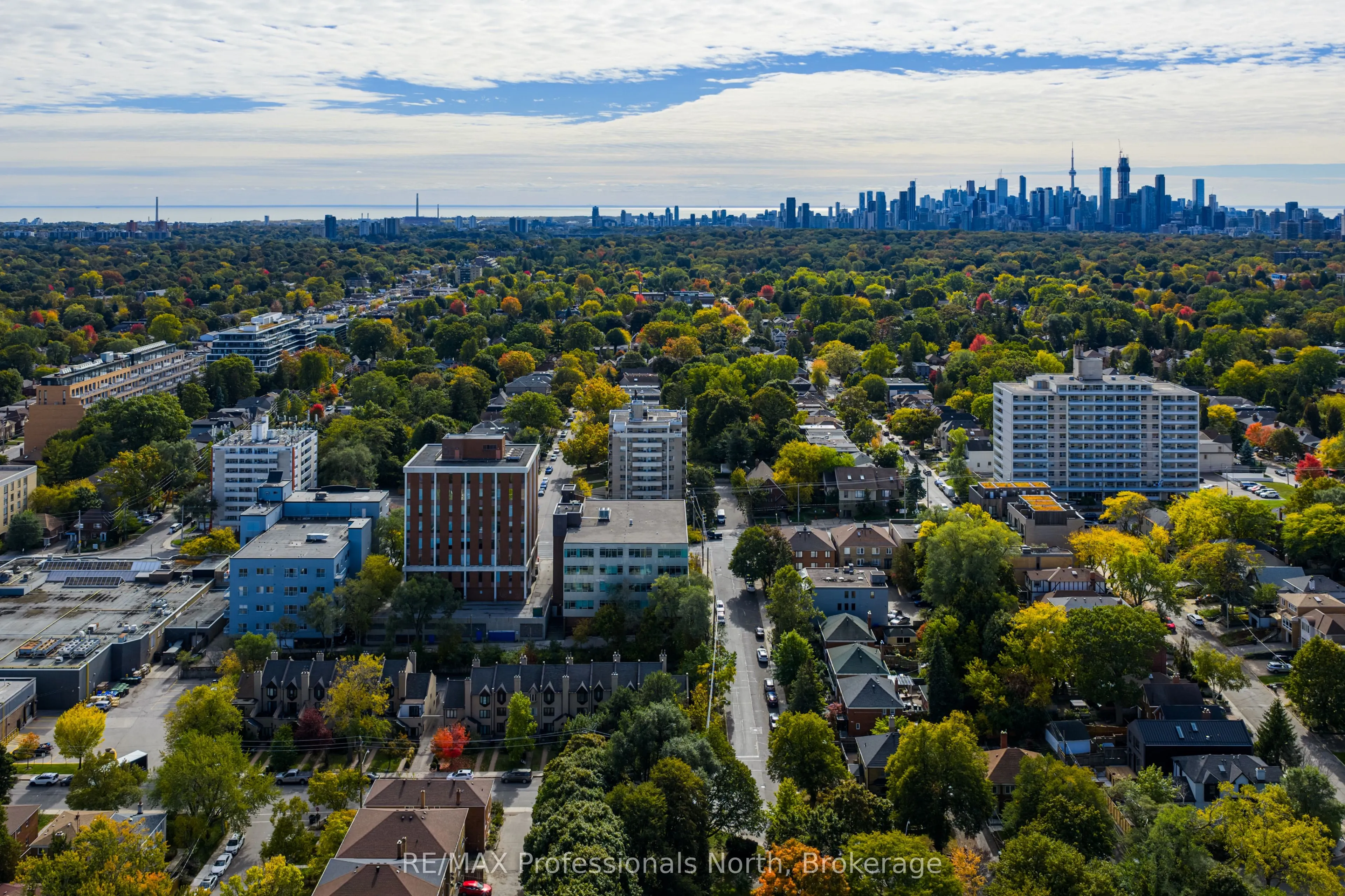 562 Eglinton Avenue E, #404