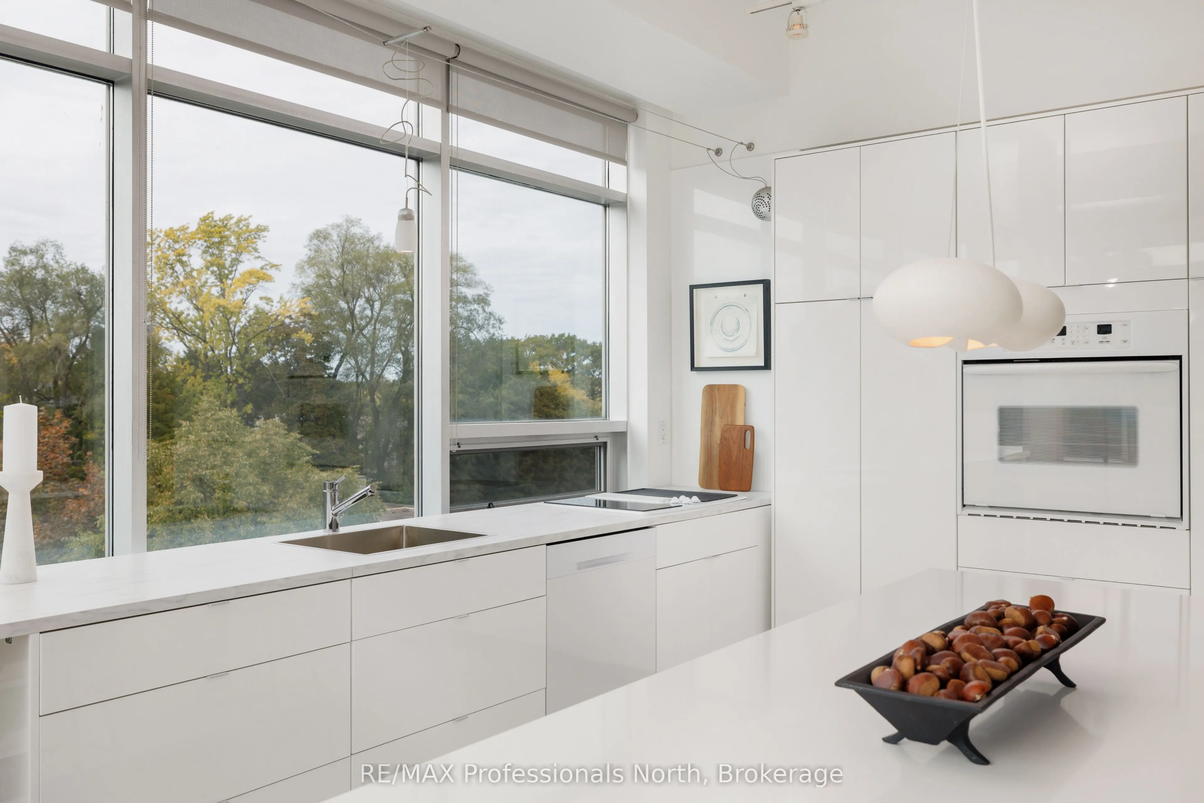 562 Eglinton Avenue E, #404