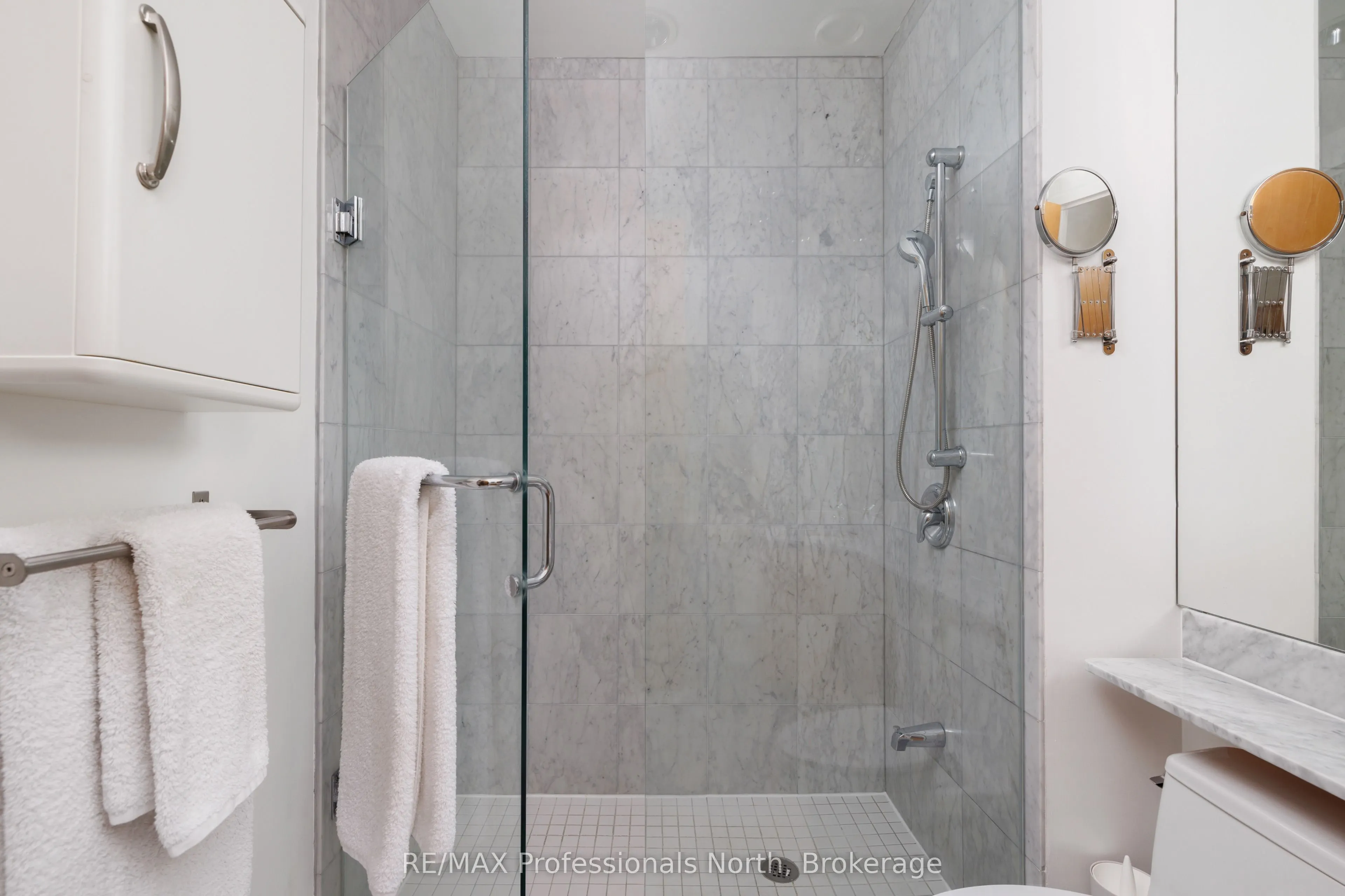 562 Eglinton Avenue E, #404