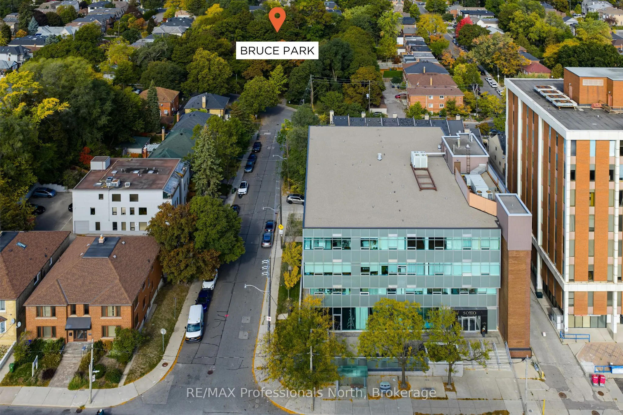 562 Eglinton Avenue E, #404