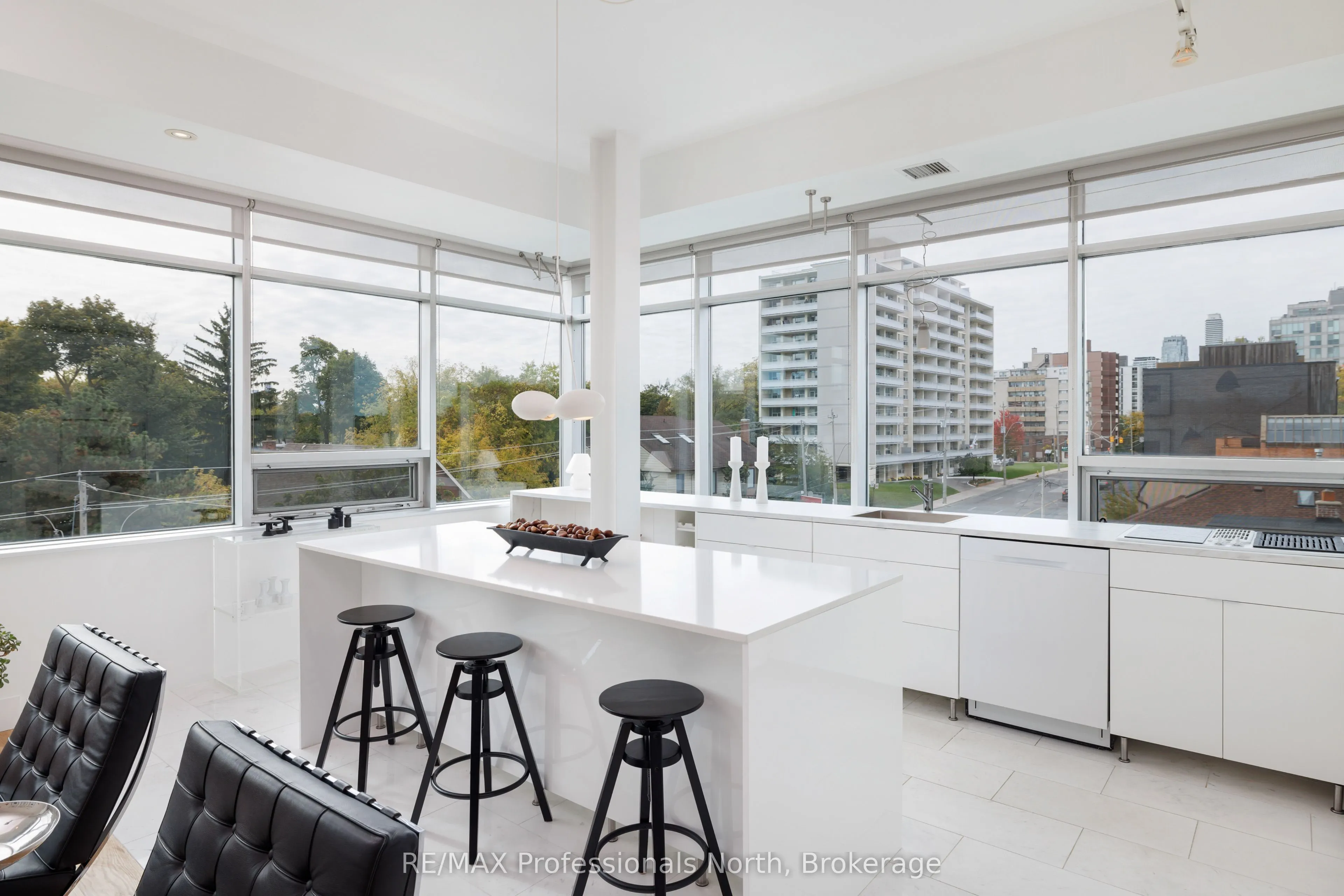 562 Eglinton Avenue E, #404