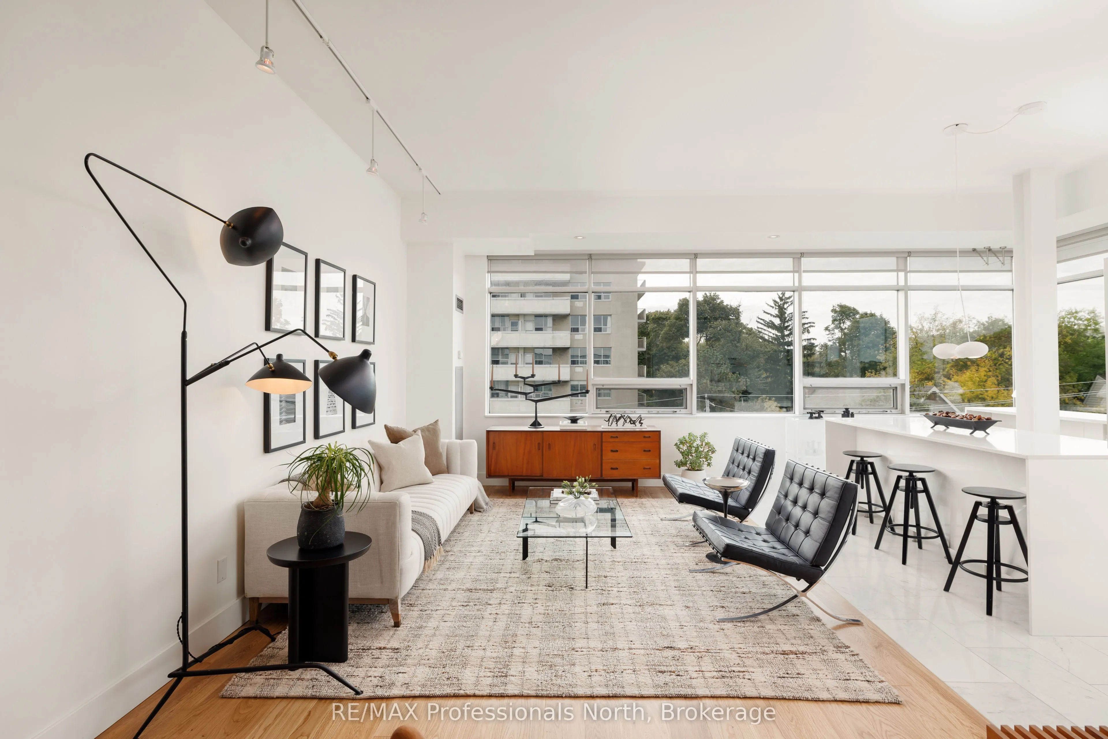 562 Eglinton Avenue E, #404