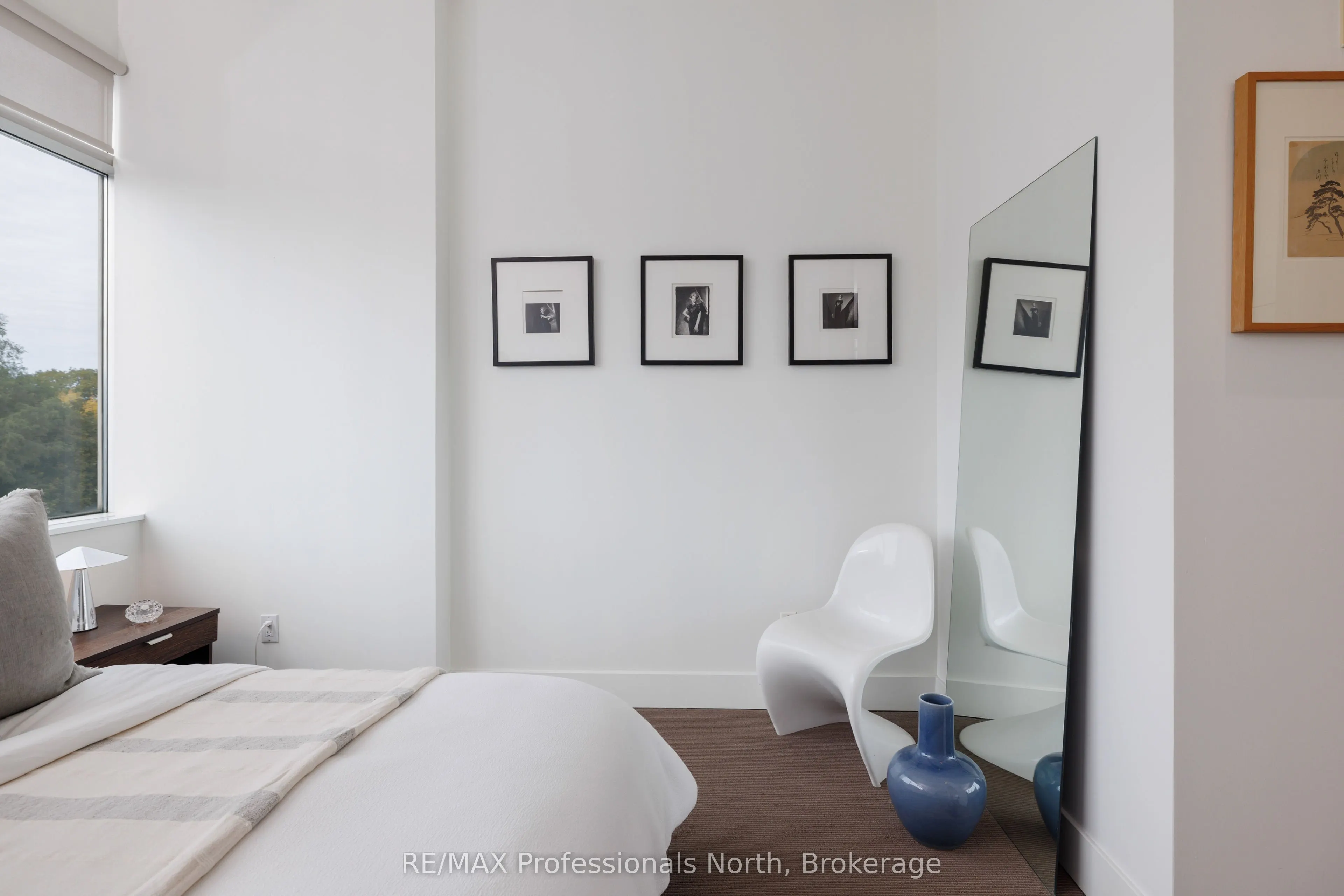 562 Eglinton Avenue E, #404