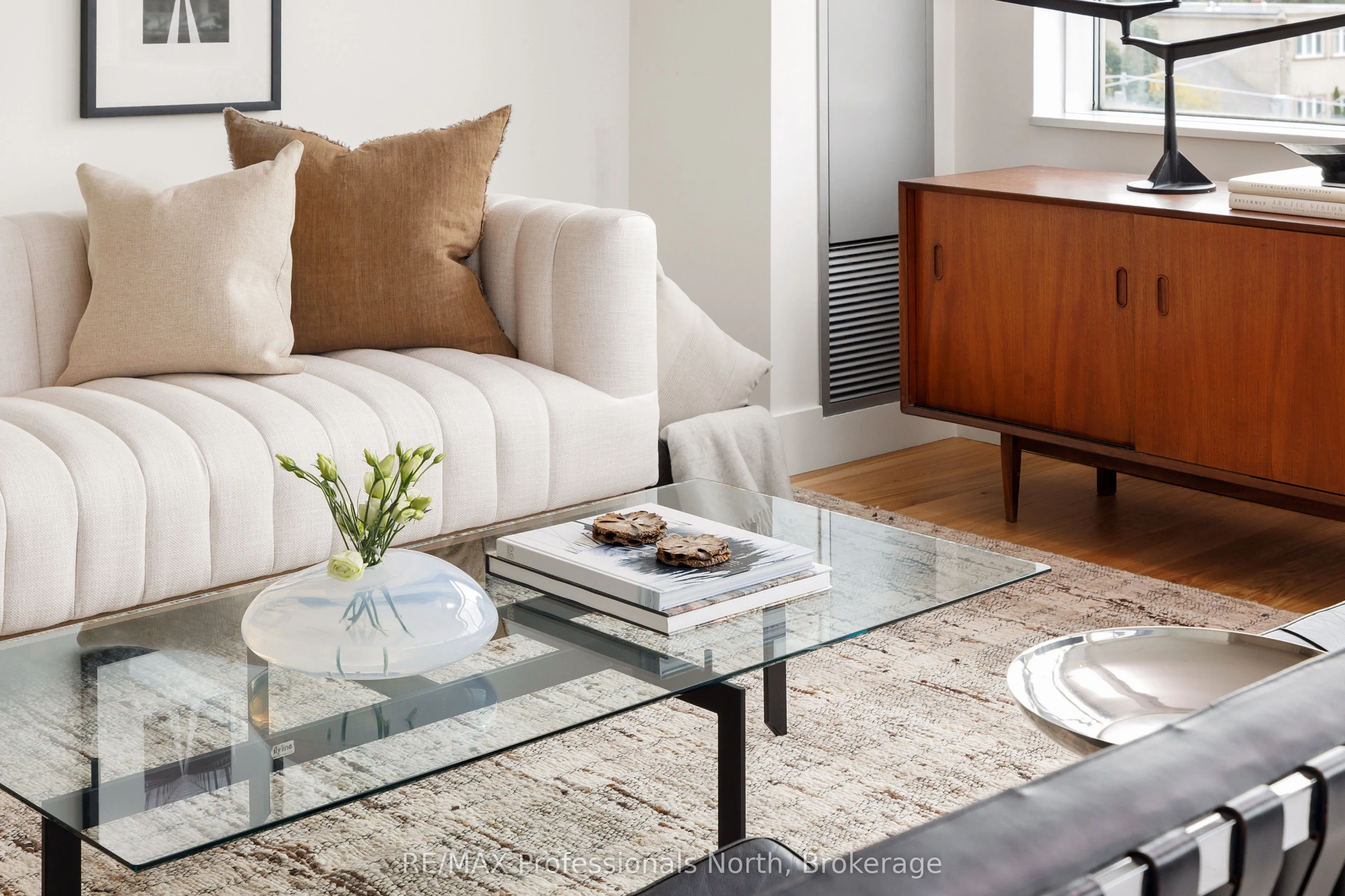562 Eglinton Avenue E, #404
