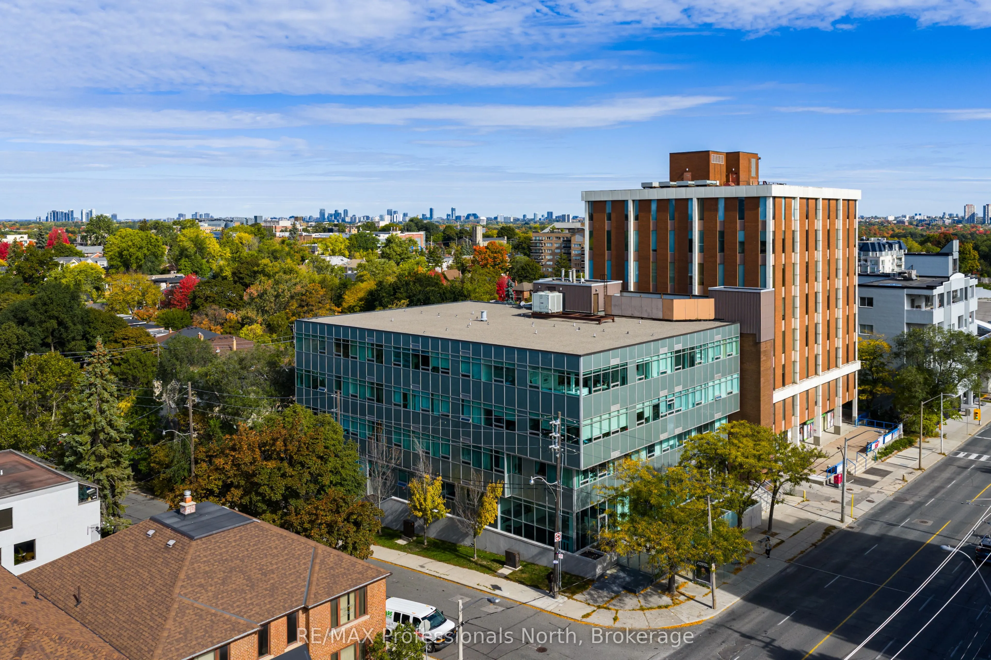 562 Eglinton Avenue E, #404