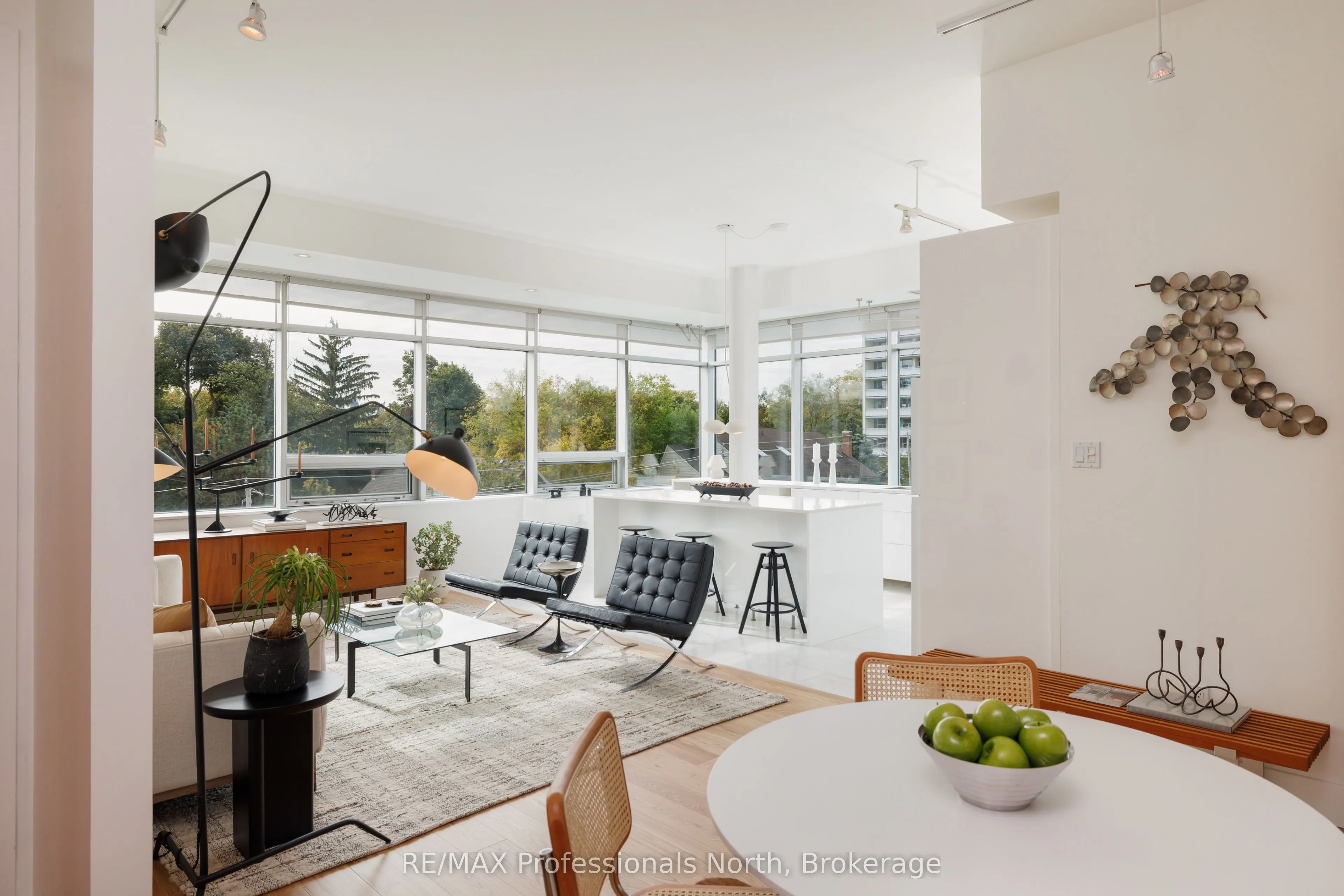 562 Eglinton Avenue E, #404