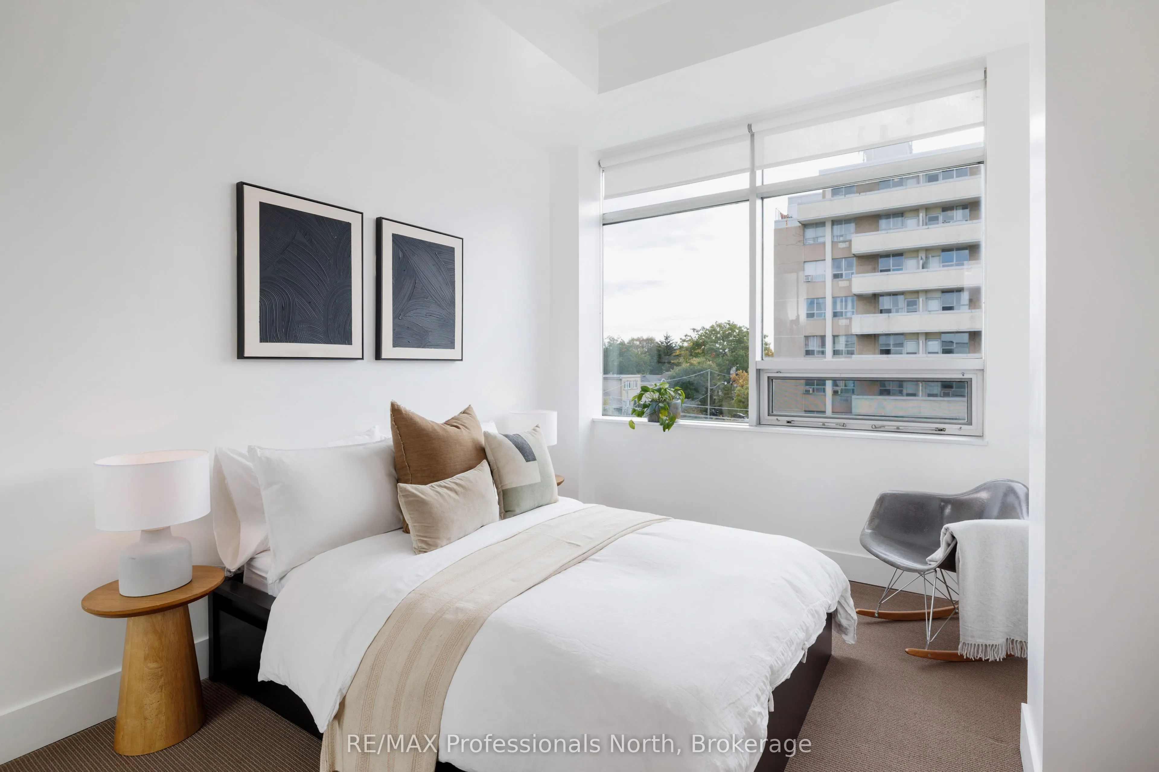 562 Eglinton Avenue E, #404