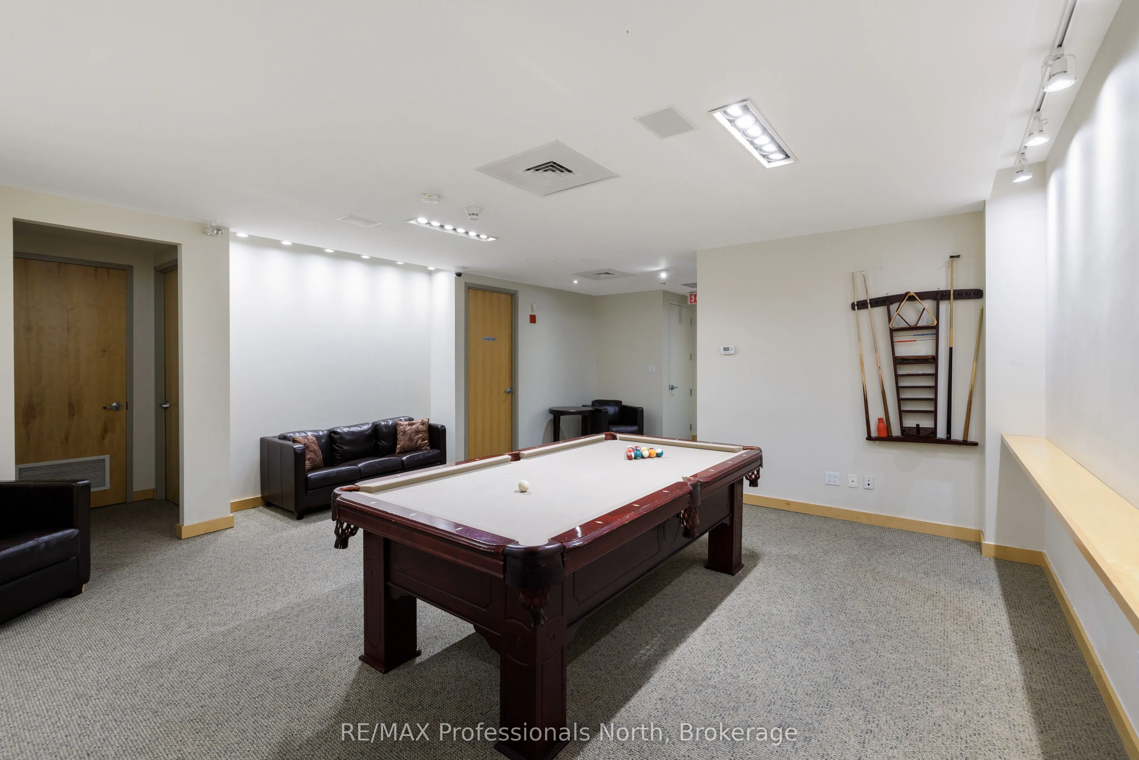 562 Eglinton Avenue E, #404