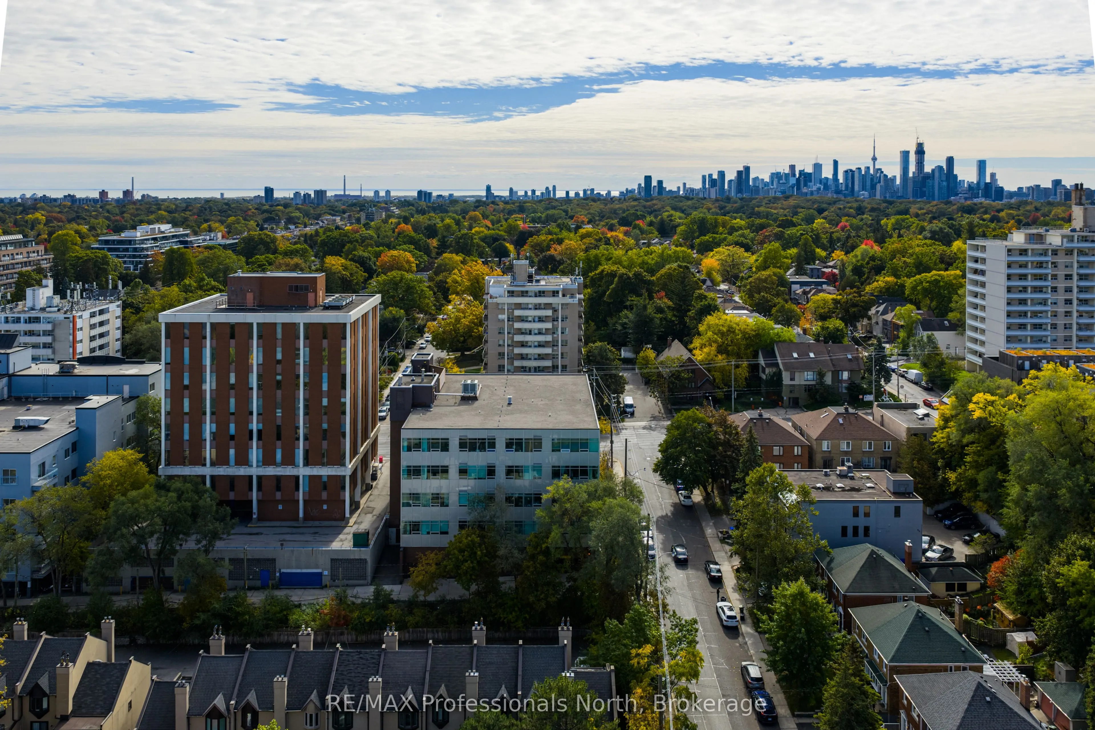 562 Eglinton Avenue E, #404
