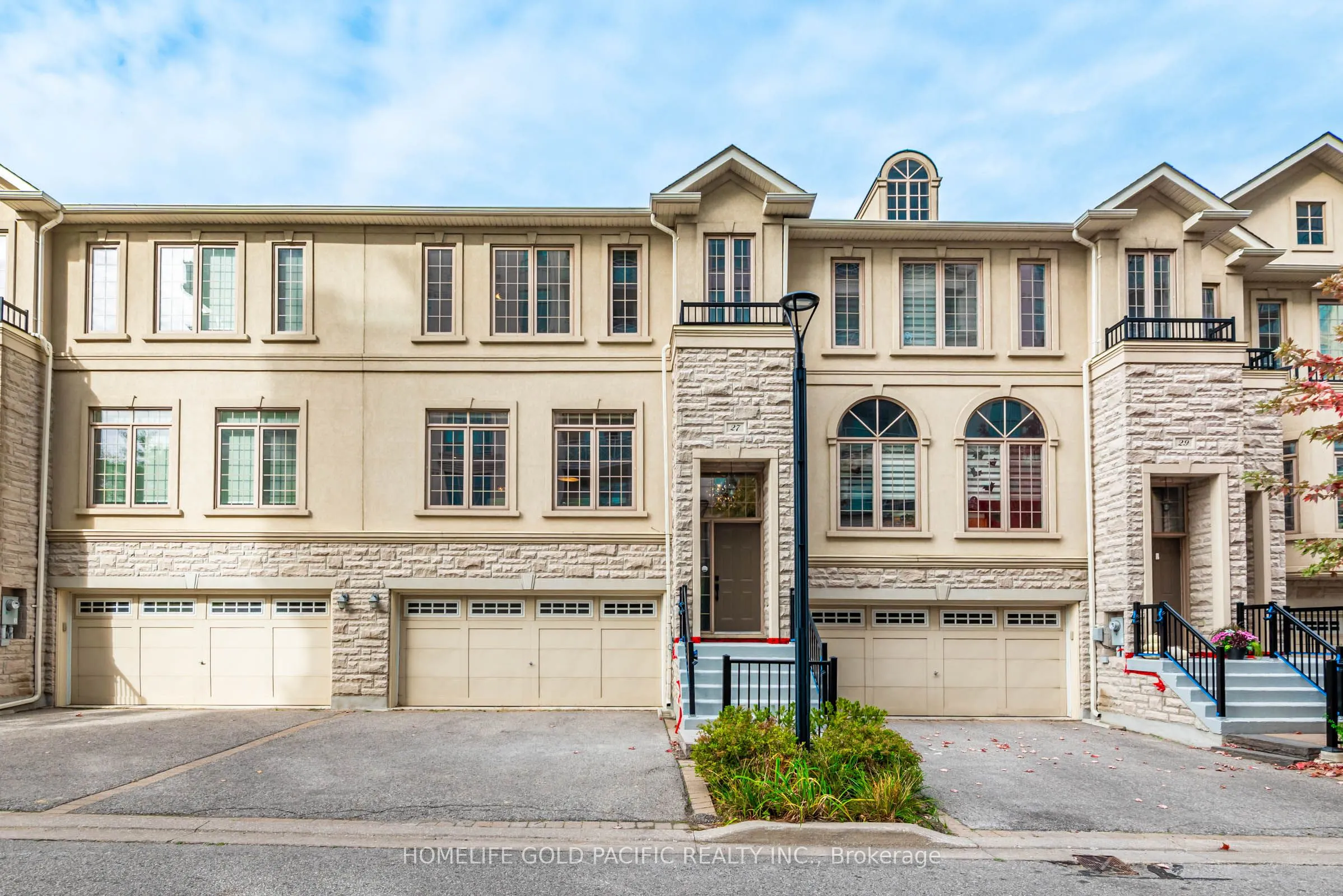 27 Bloorview Place, #17