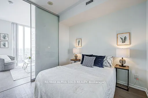 101 Peter Street, #3710