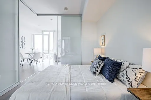 101 Peter Street, #3710