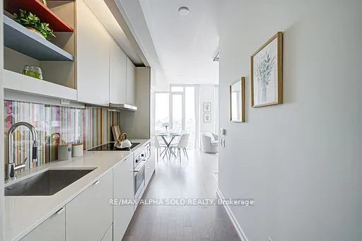 101 Peter Street, #3710
