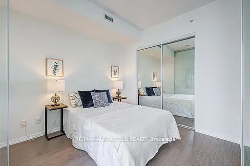 101 Peter Street, #3710