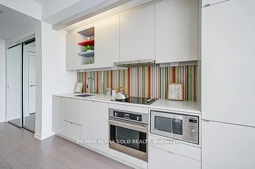 101 Peter Street, #3710