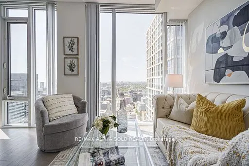 101 Peter Street, #3710