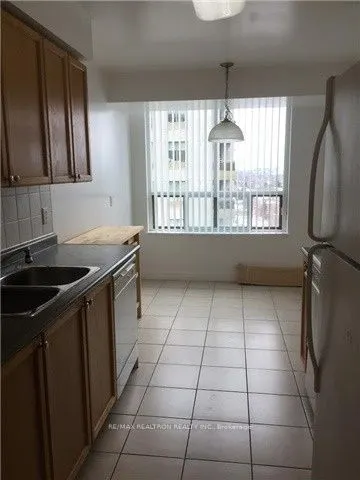 18 Parkview Avenue, #1906
