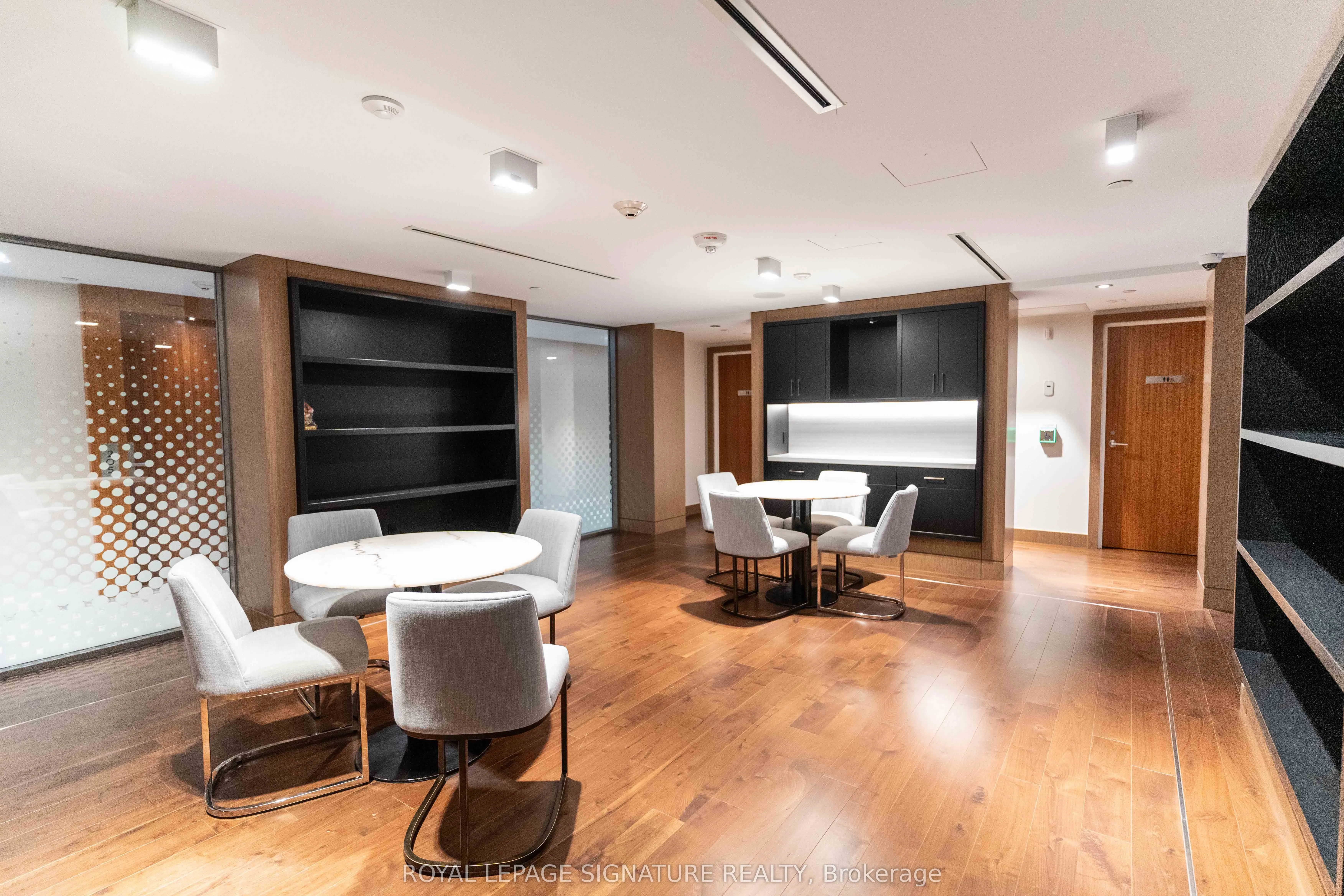 15 Queens Quay E, #1708