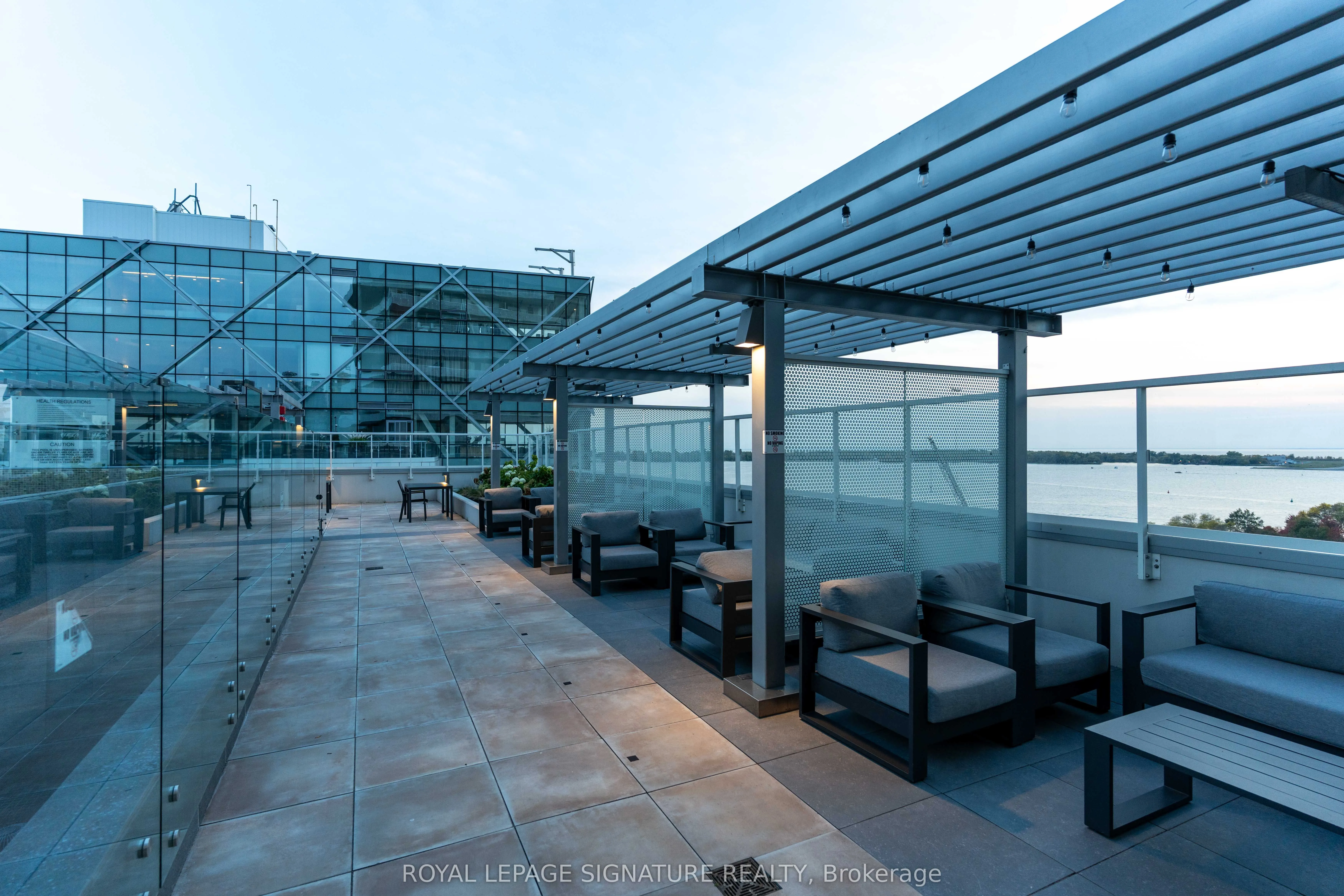 15 Queens Quay E, #1708