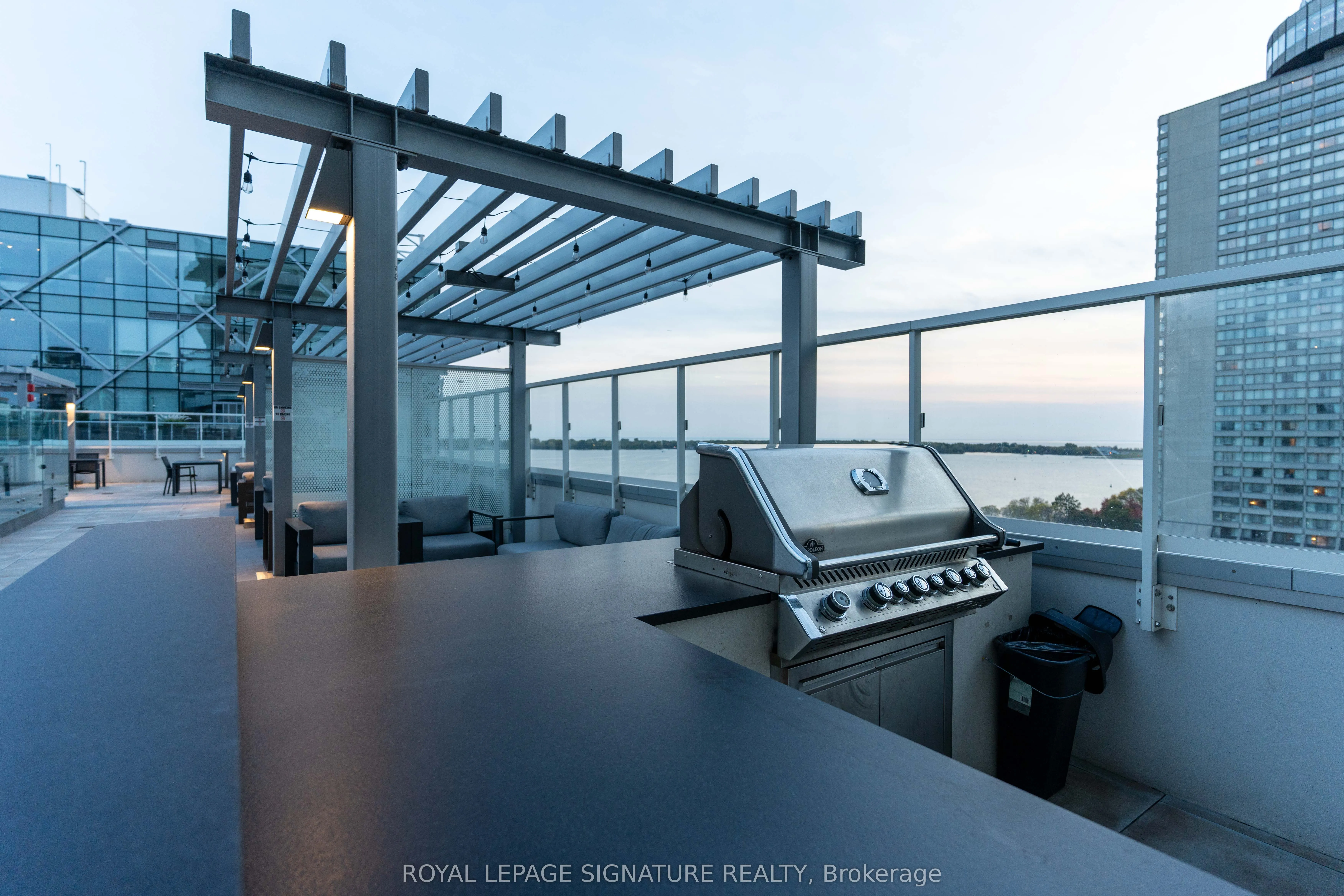 15 Queens Quay E, #1708