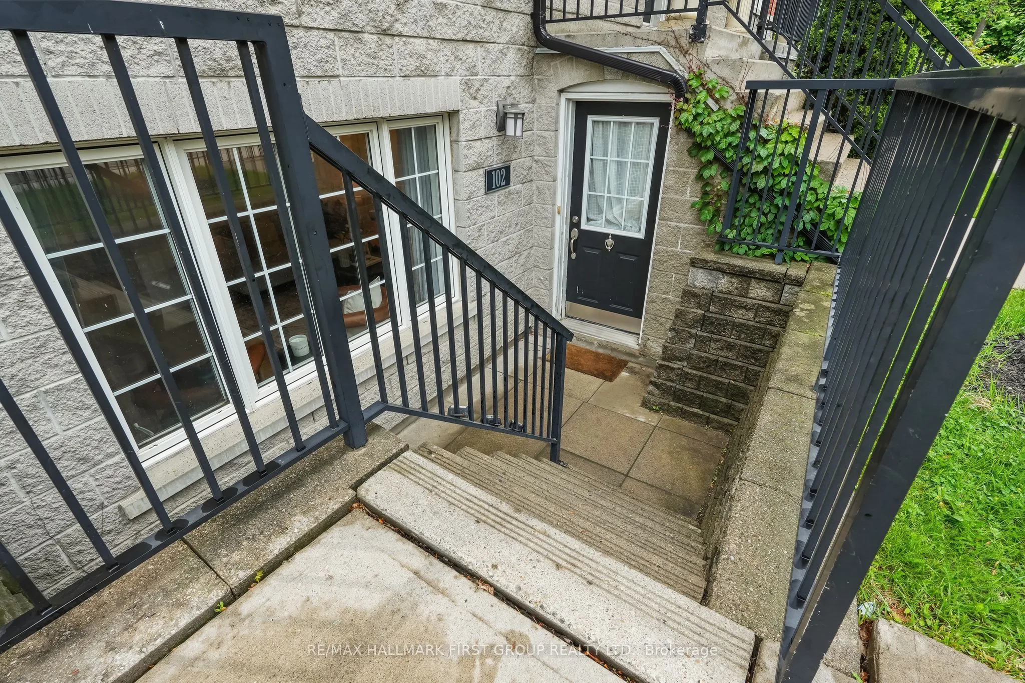 262 St. Helen's Avenue, #2