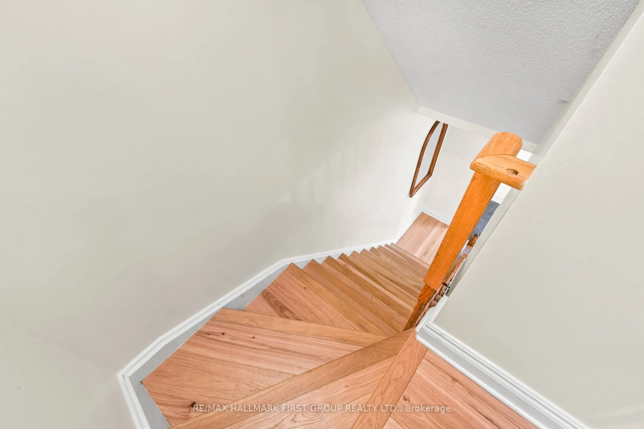 262 St. Helen's Avenue, #2