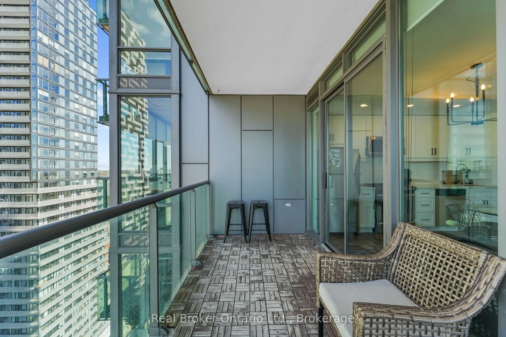 33 LOMBARD Street, #2902