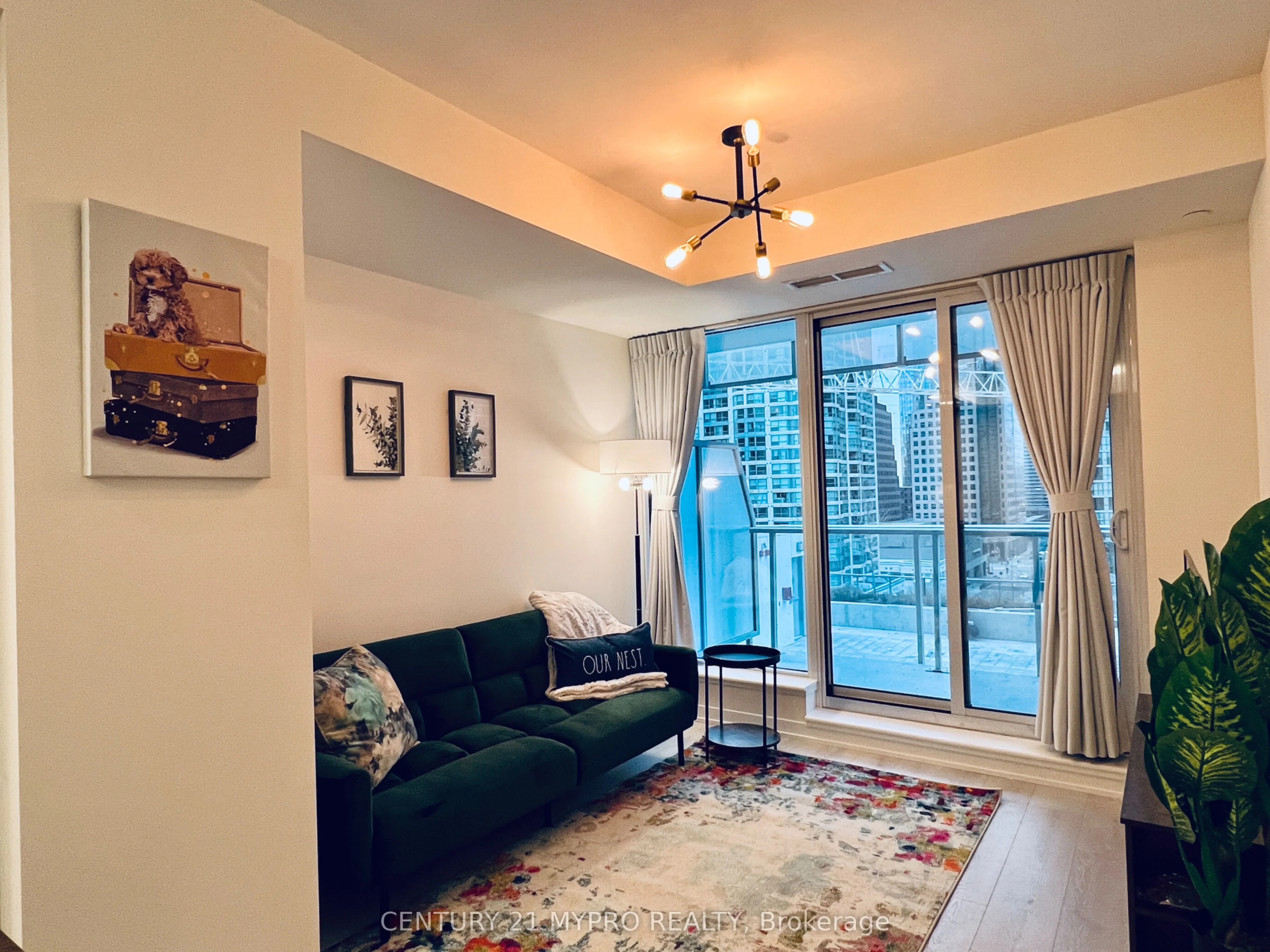 28 Freeland Street, #803