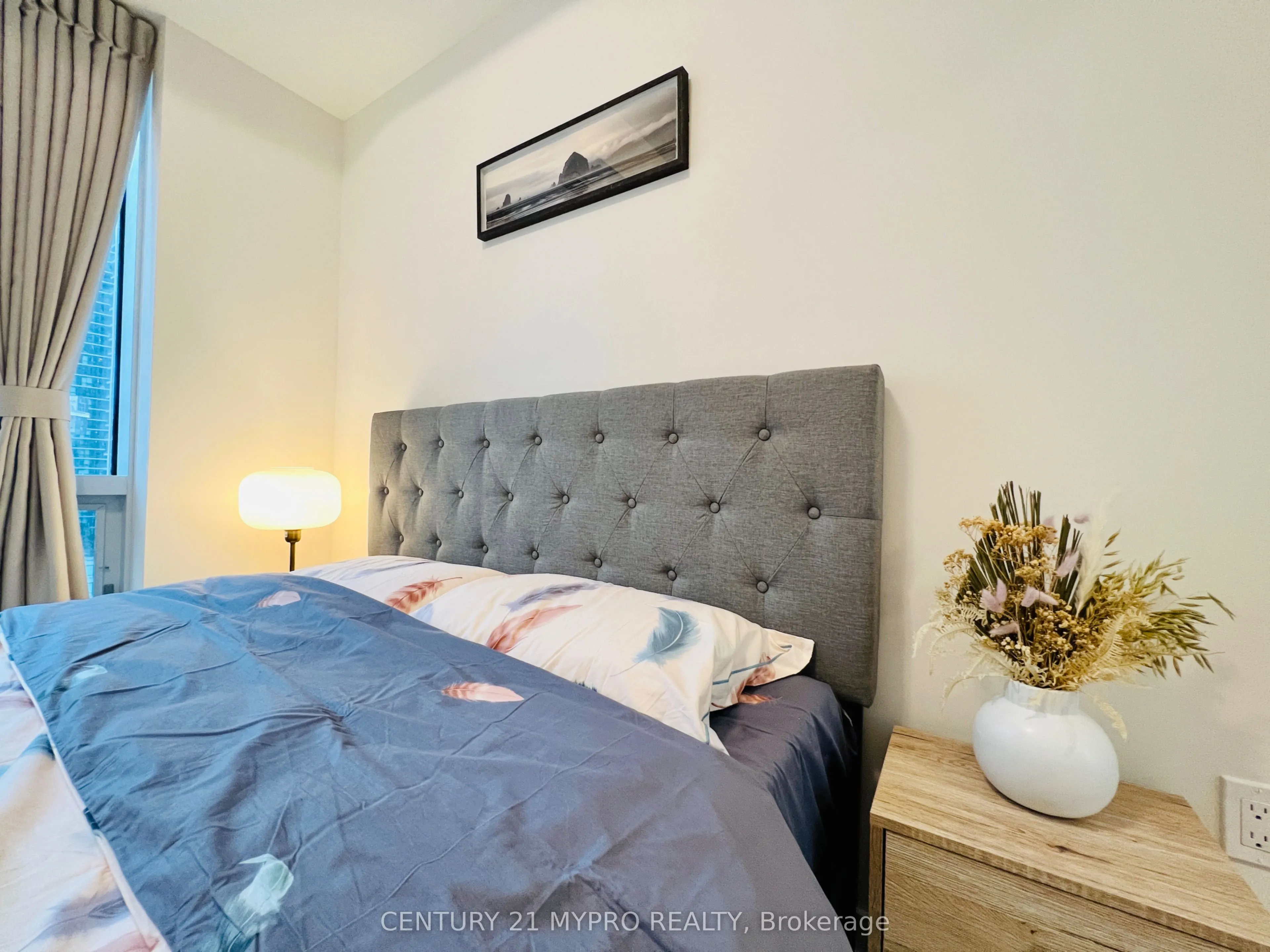 28 Freeland Street, #803