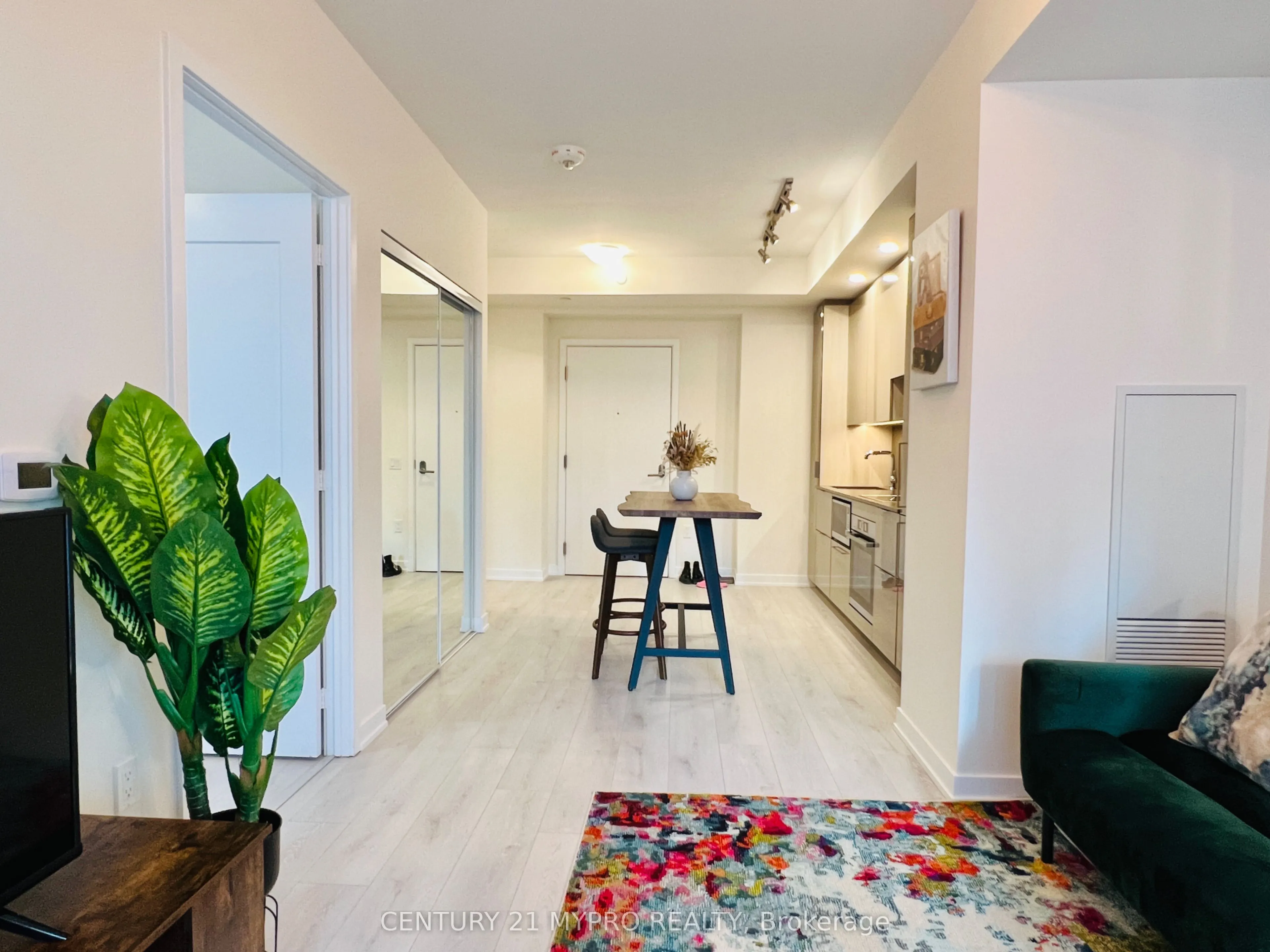28 Freeland Street, #803