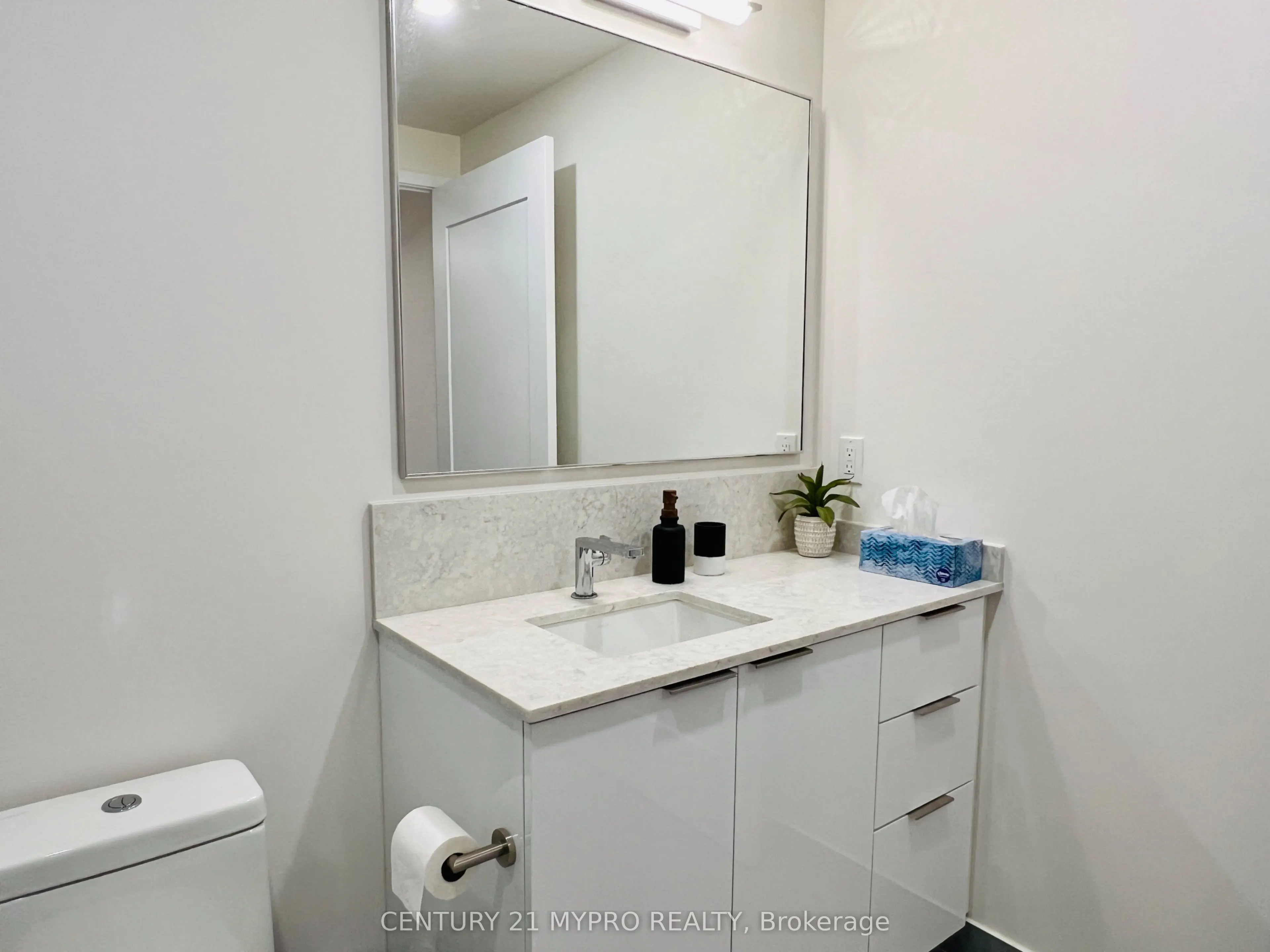 28 Freeland Street, #803