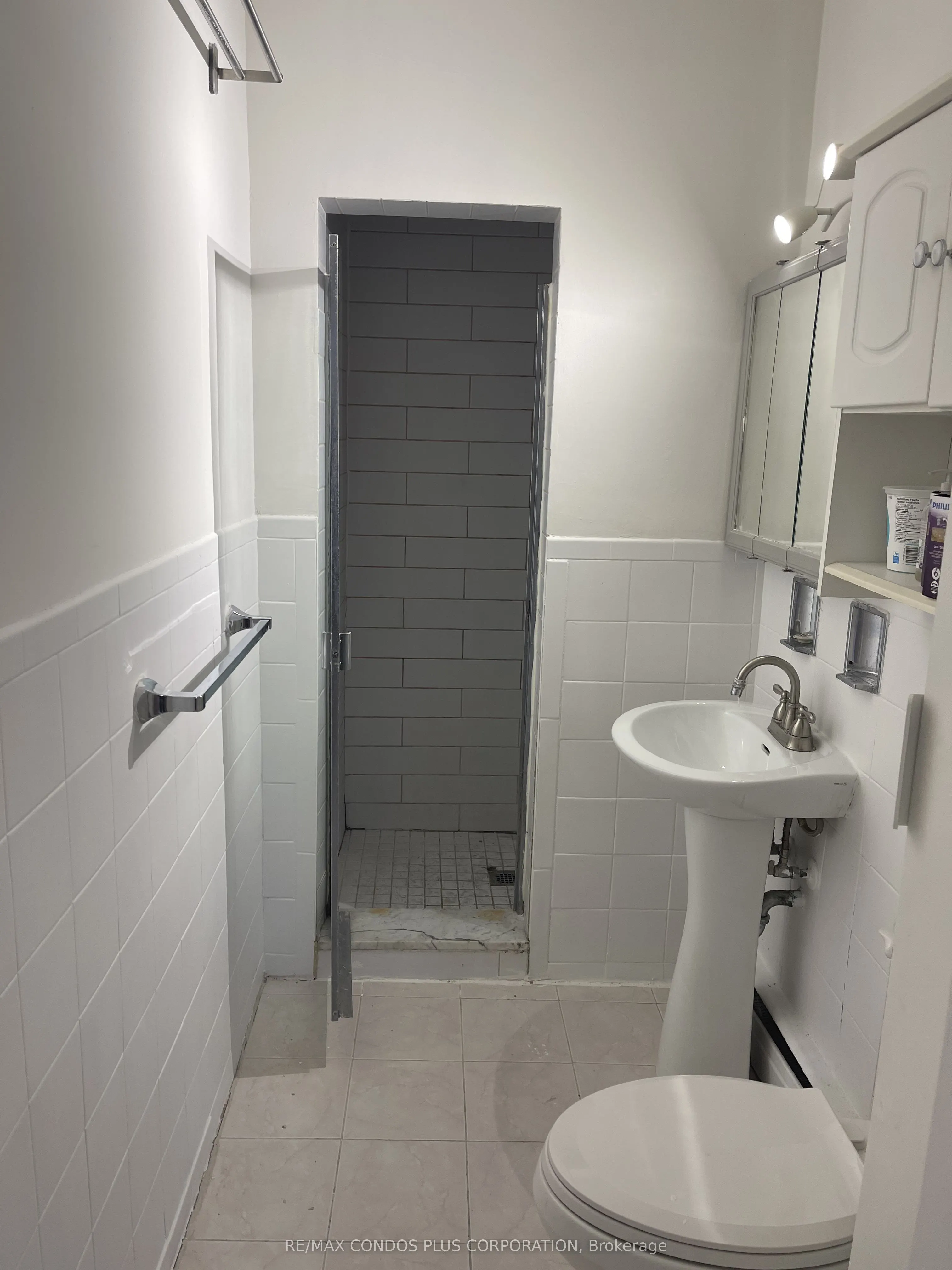 449 Wilson Avenue, #3