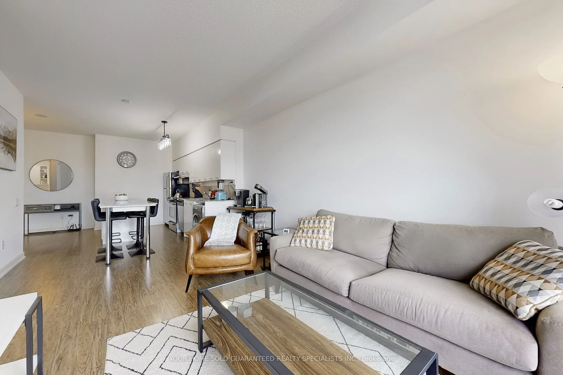33 Singer Court, #1907