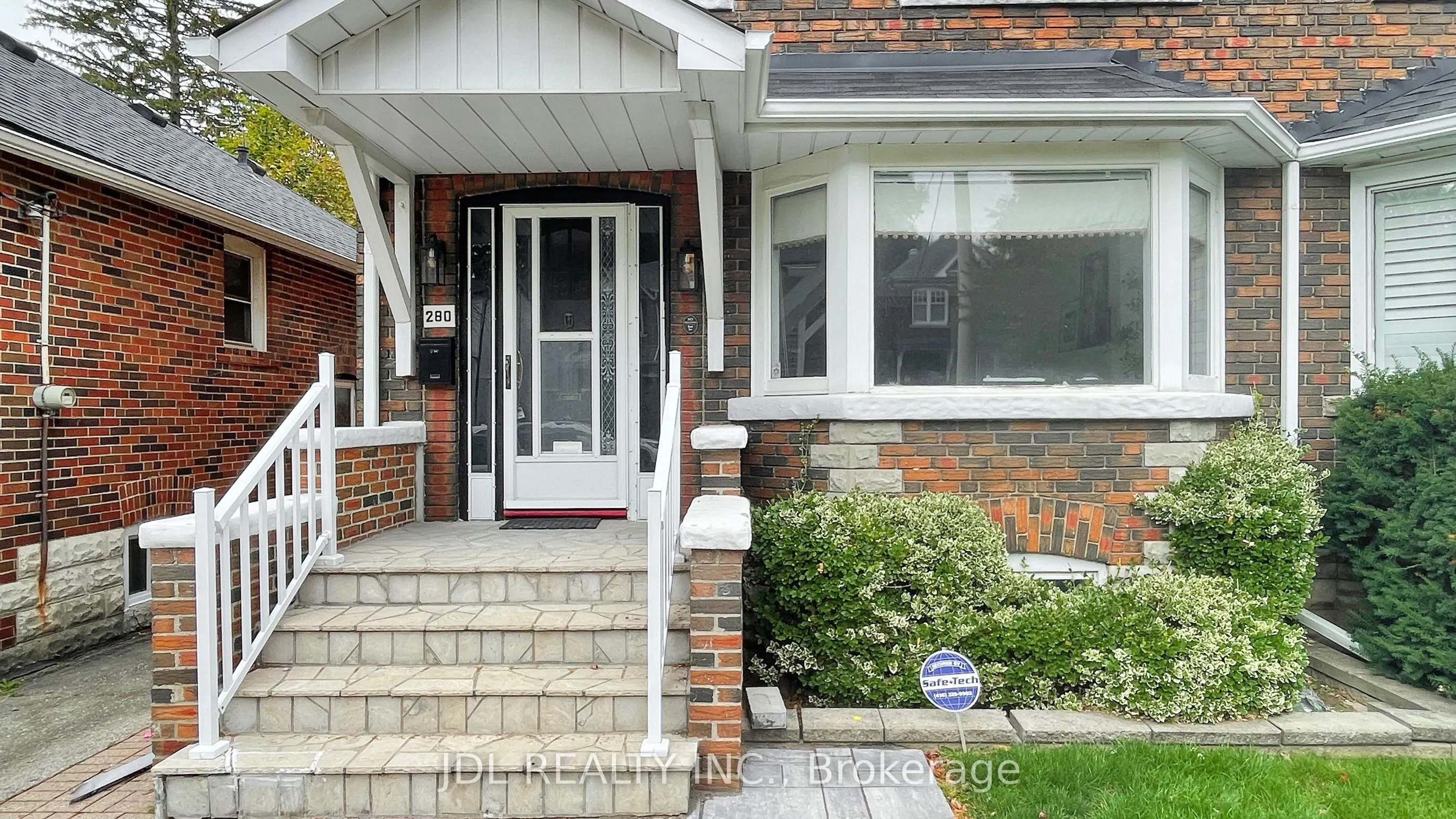 280 Fairlawn Avenue