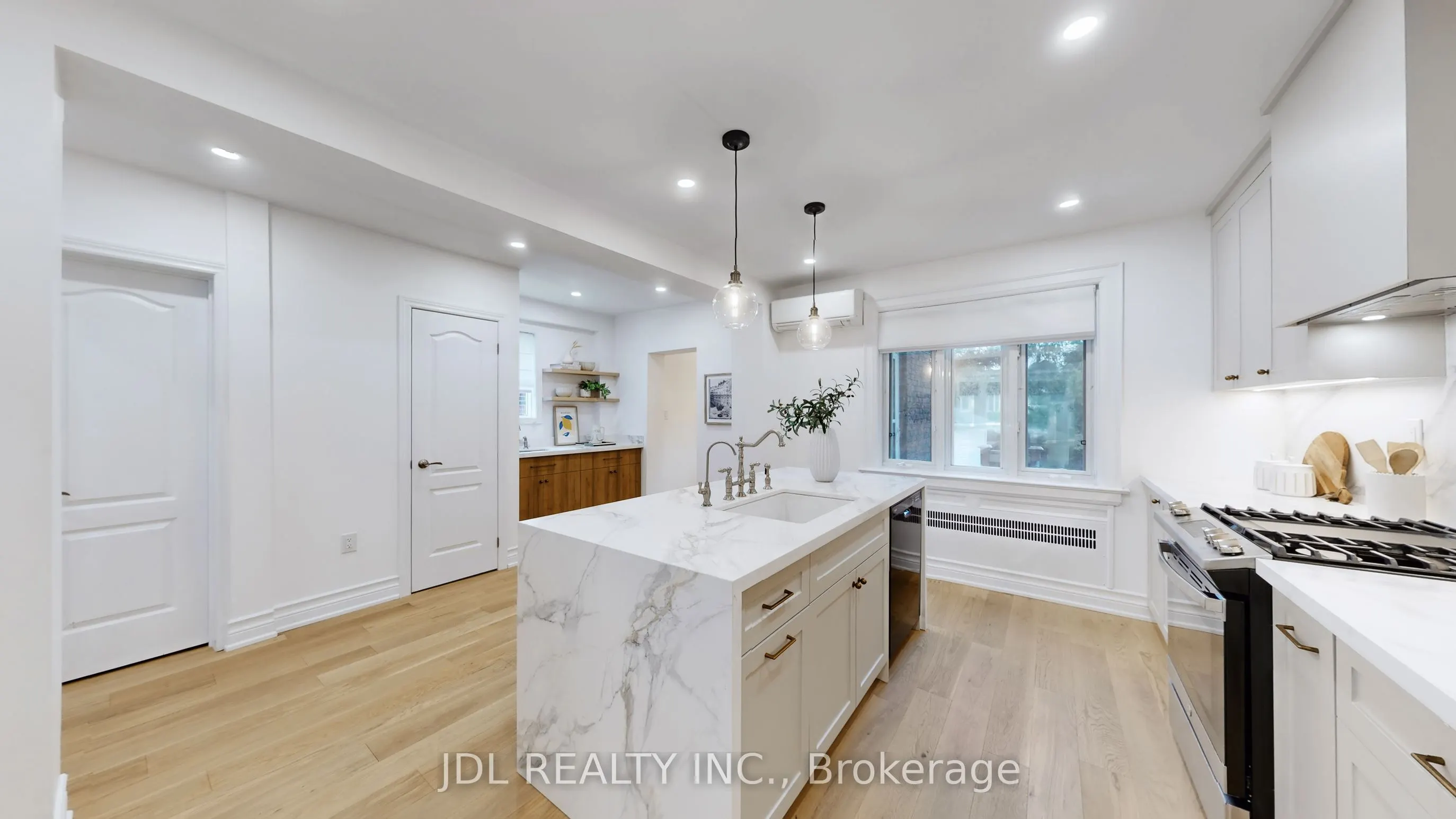 280 Fairlawn Avenue