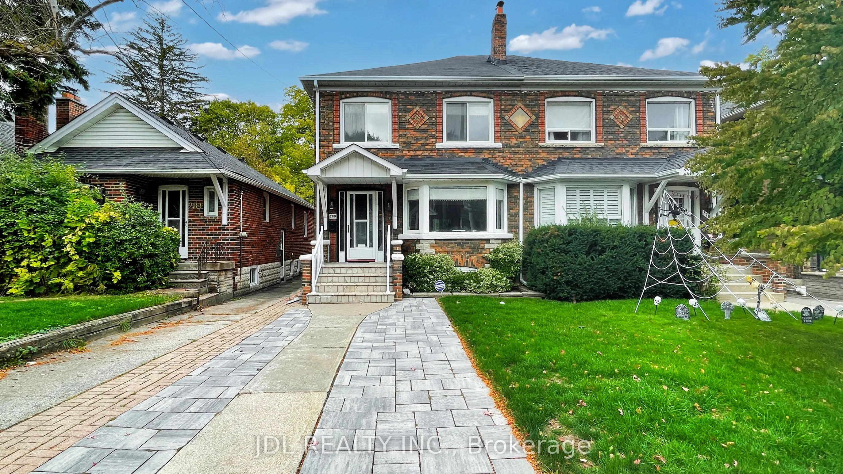 280 Fairlawn Avenue
