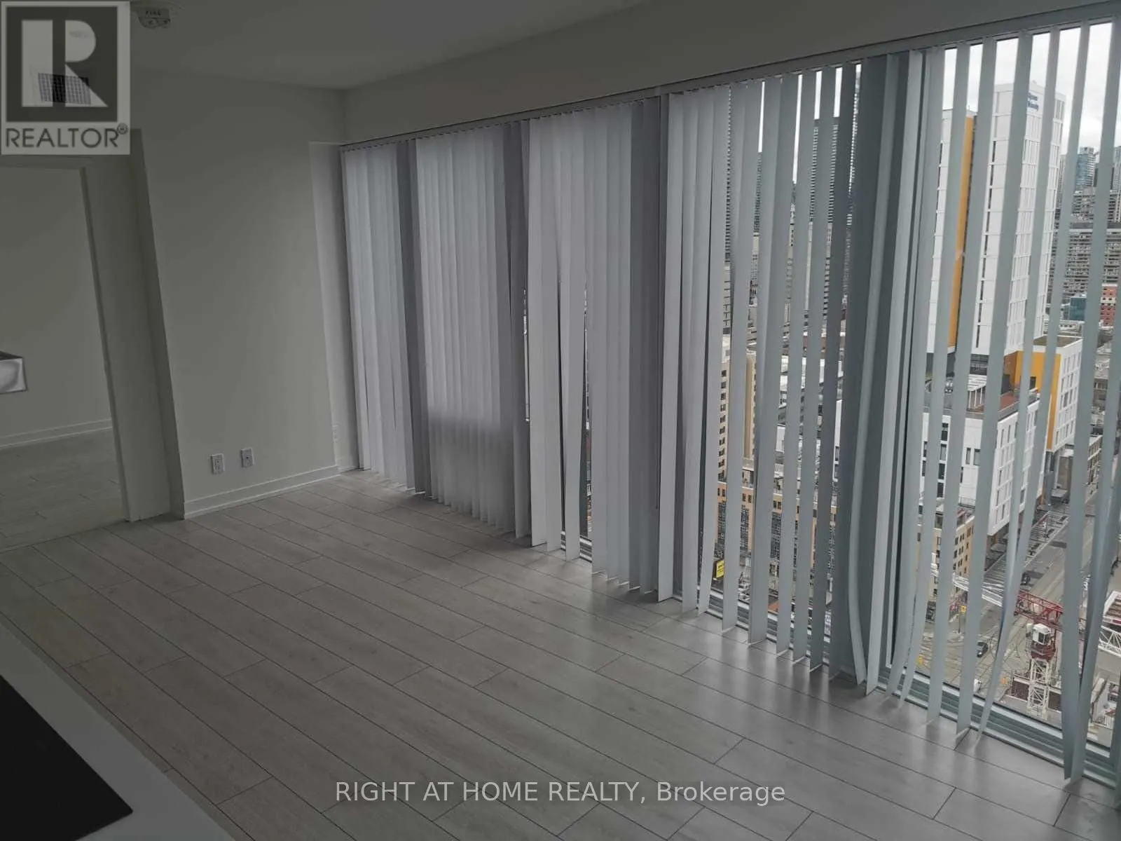 60 Shuter Street, #PH211