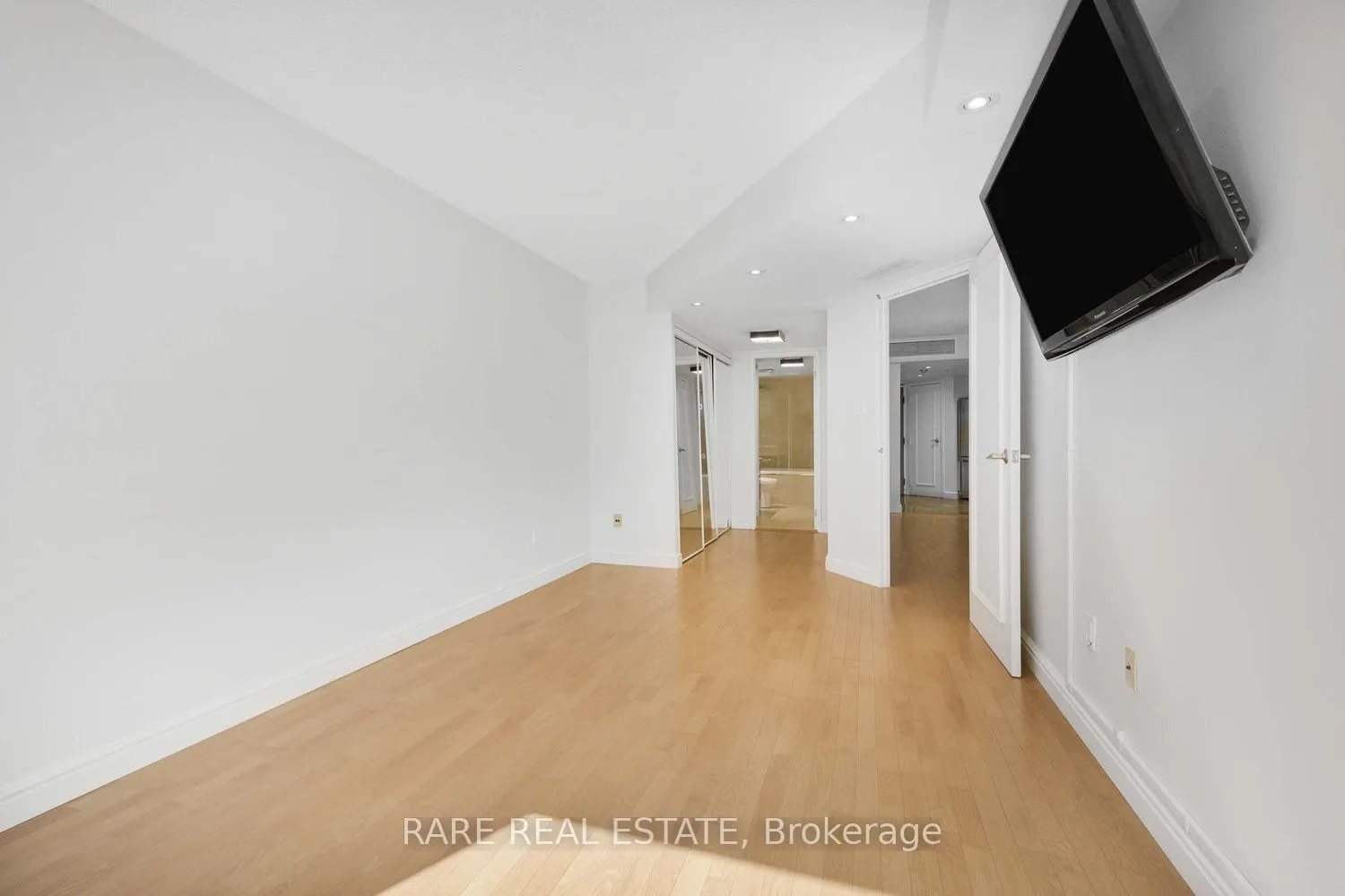 1001 Bay Street, #310