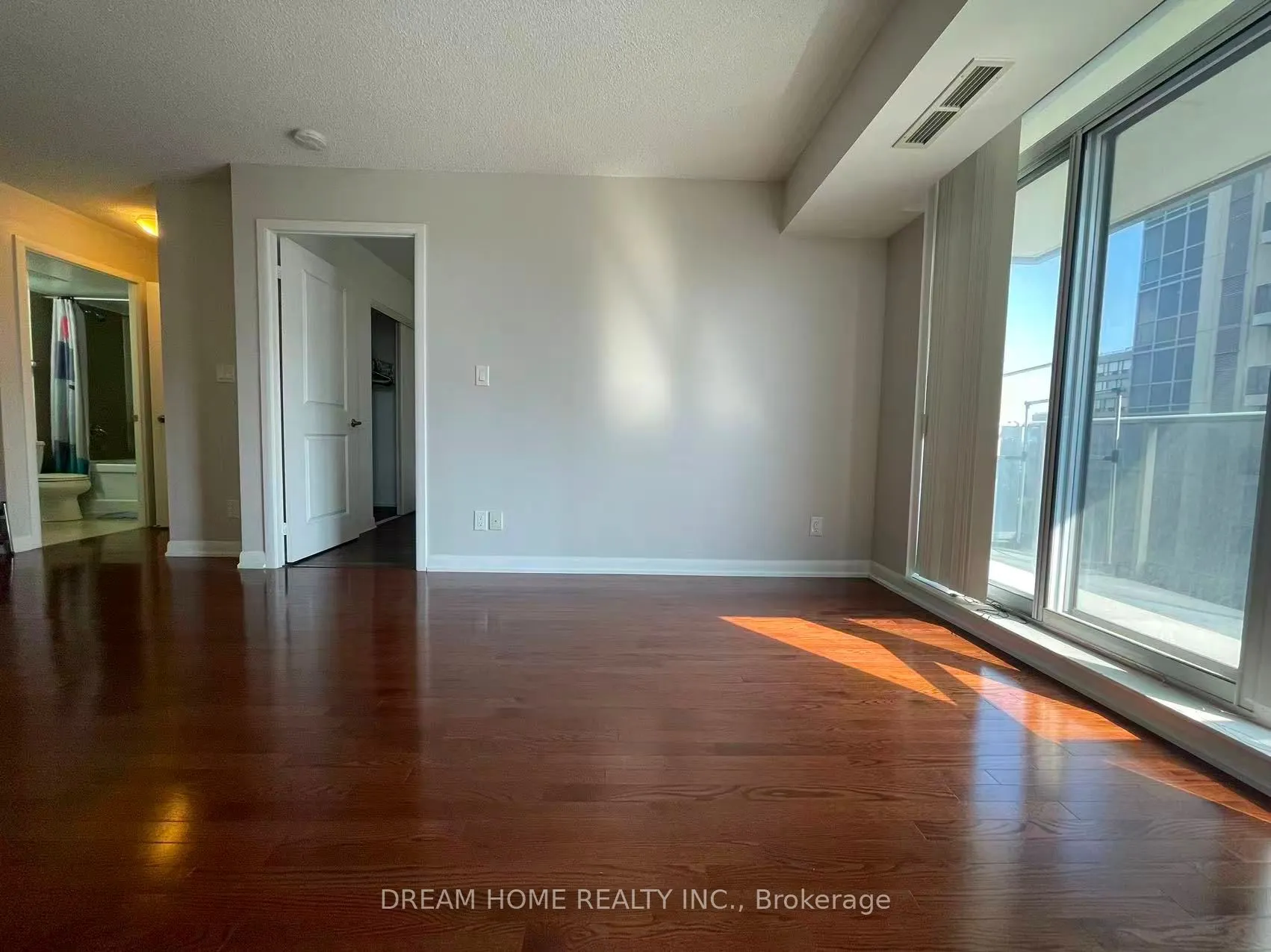 5793 Yonge Street, #807